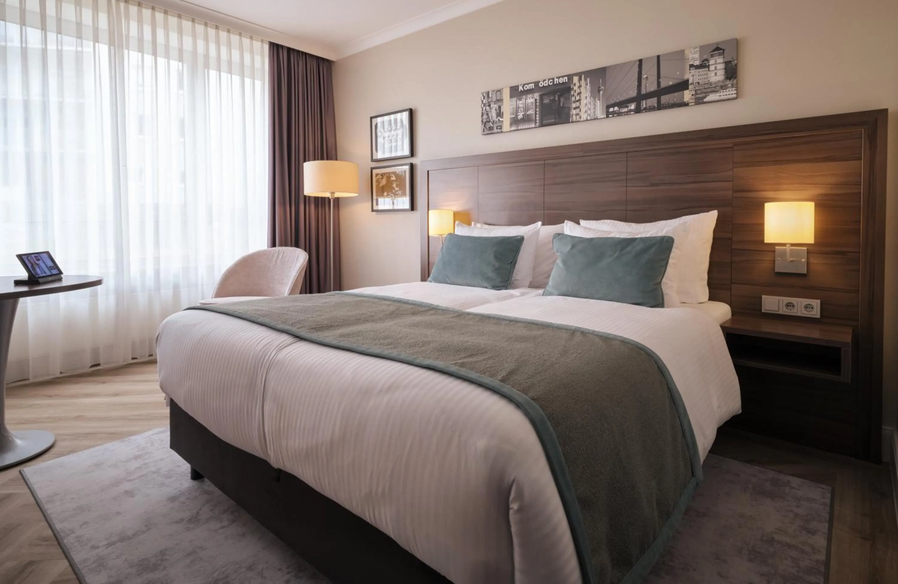 Photo of the whole room, Bed in Leonardo Royal Hotel Düsseldorf Königsallee