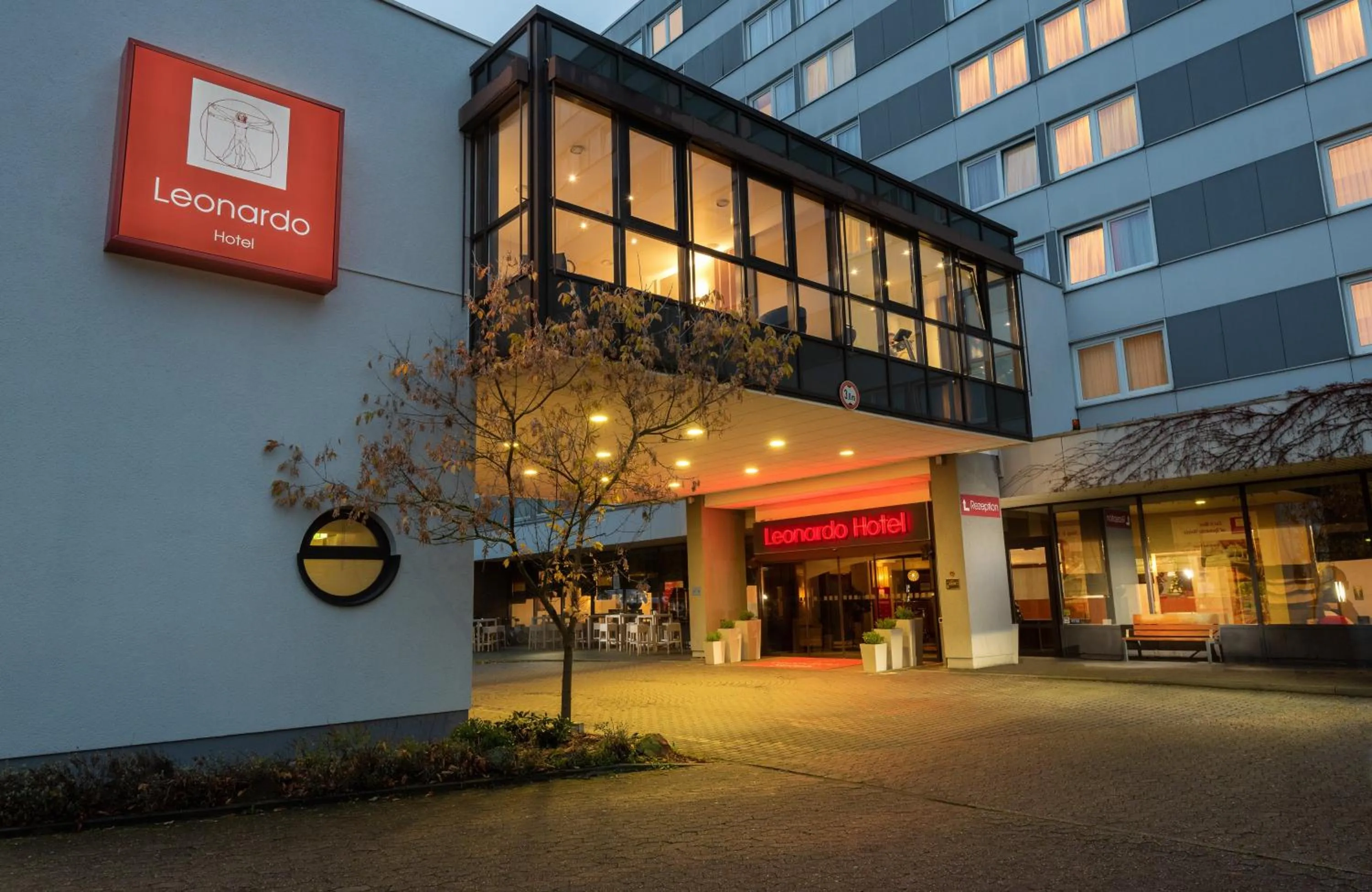 Property building in Leonardo Hotel Frankfurt City South