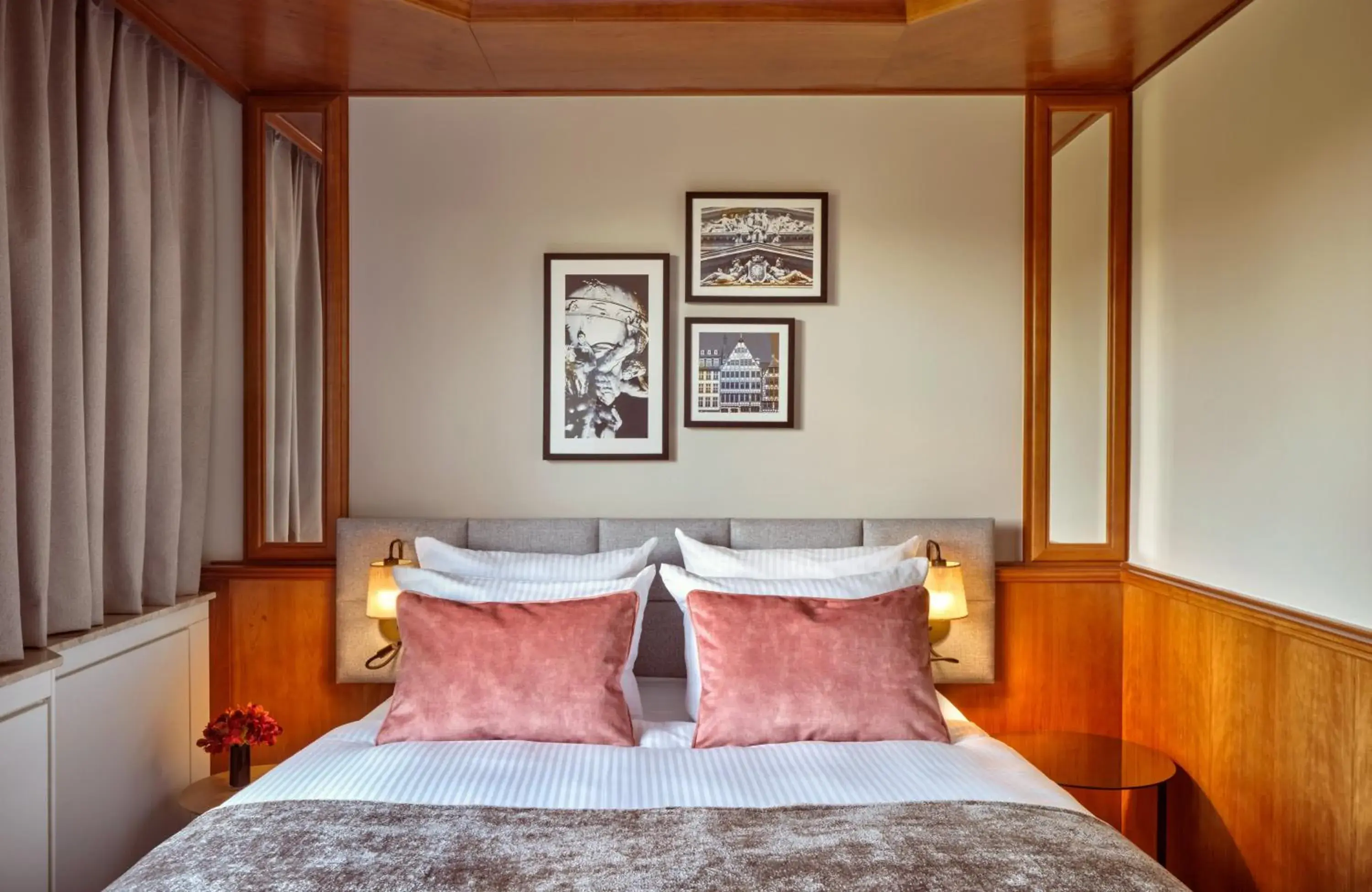 Family Room in Leonardo Hotel Frankfurt City South Family Room in Leonardo Hotel Frankfurt City South