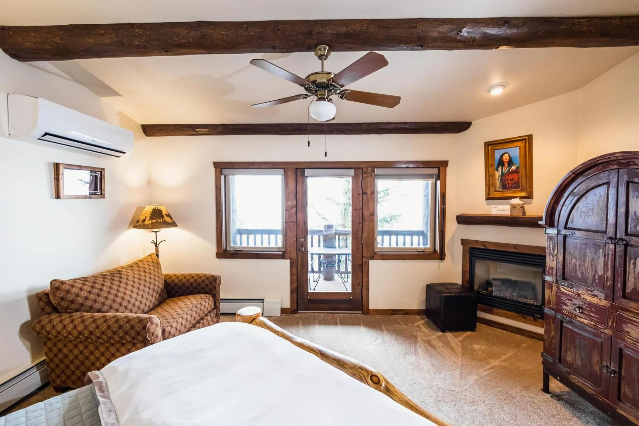 Bed in Taharaa Mountain Lodge