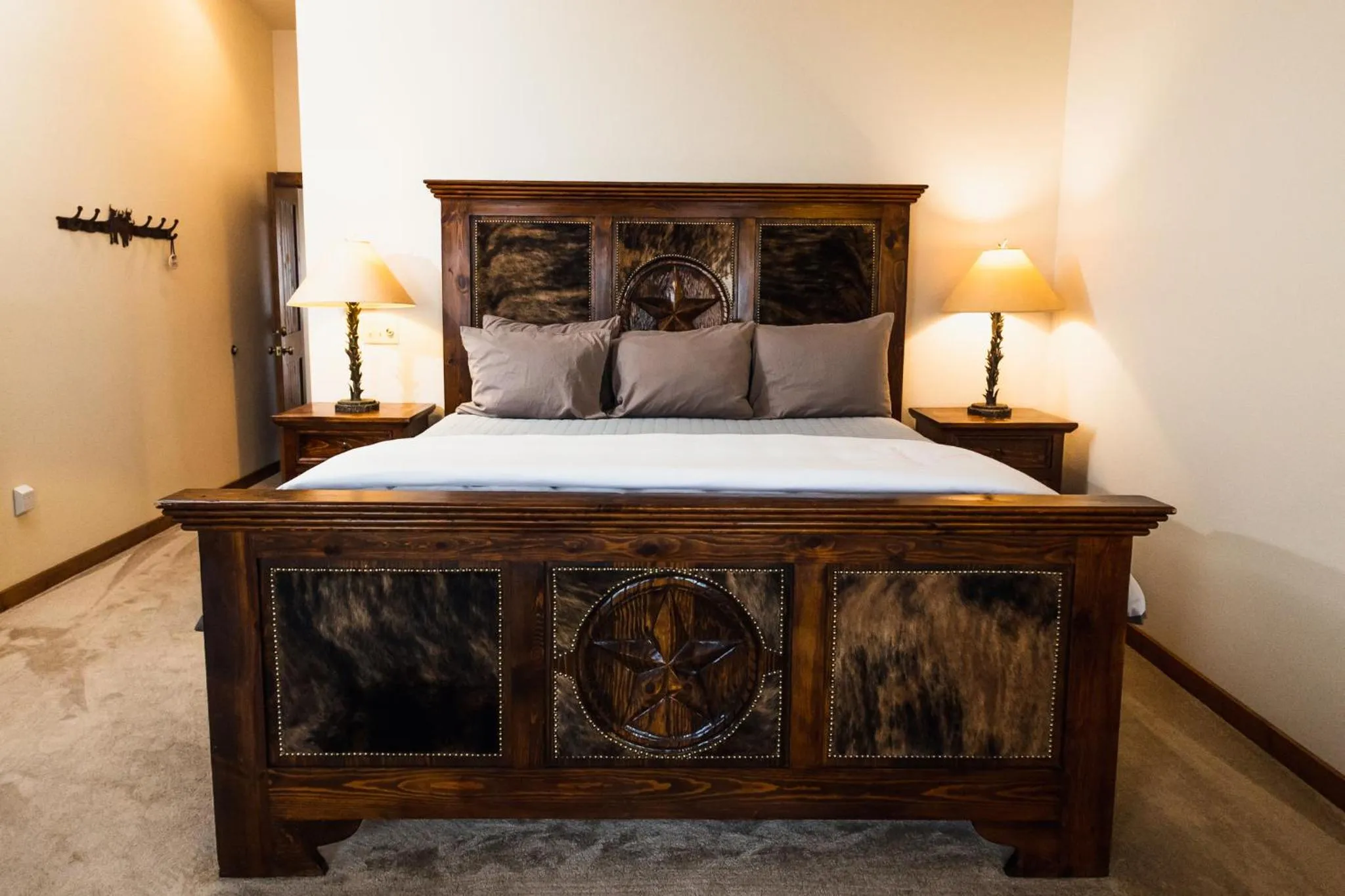 Bedroom, Bed in Taharaa Mountain Lodge