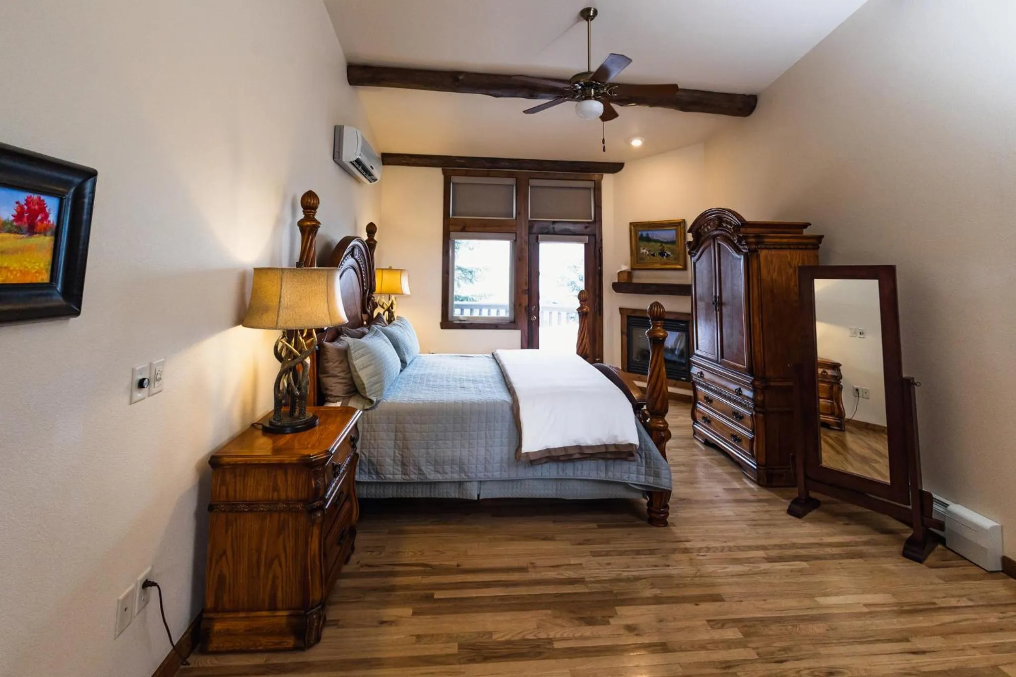 Bed in Taharaa Mountain Lodge