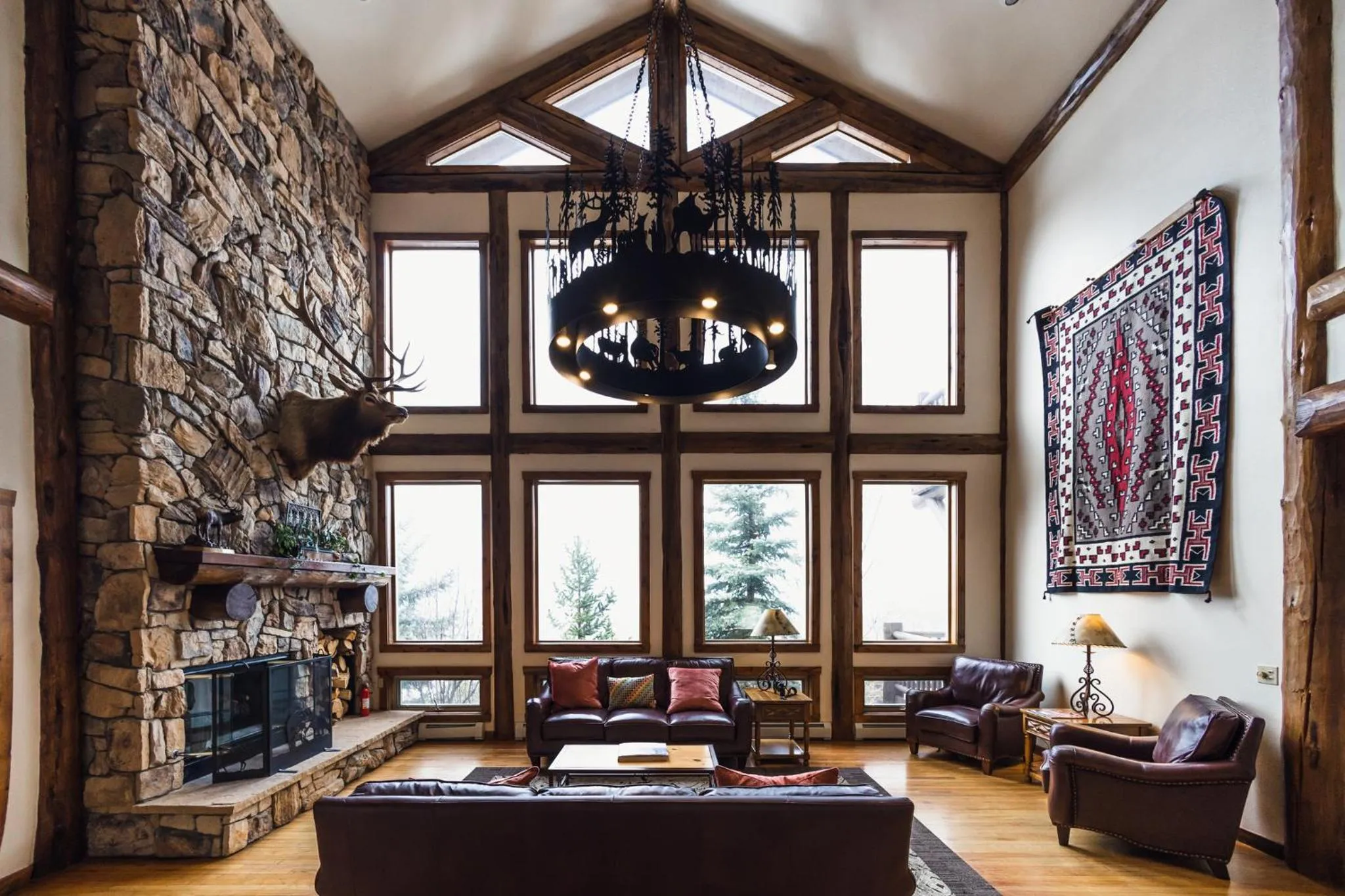 Seating area in Taharaa Mountain Lodge