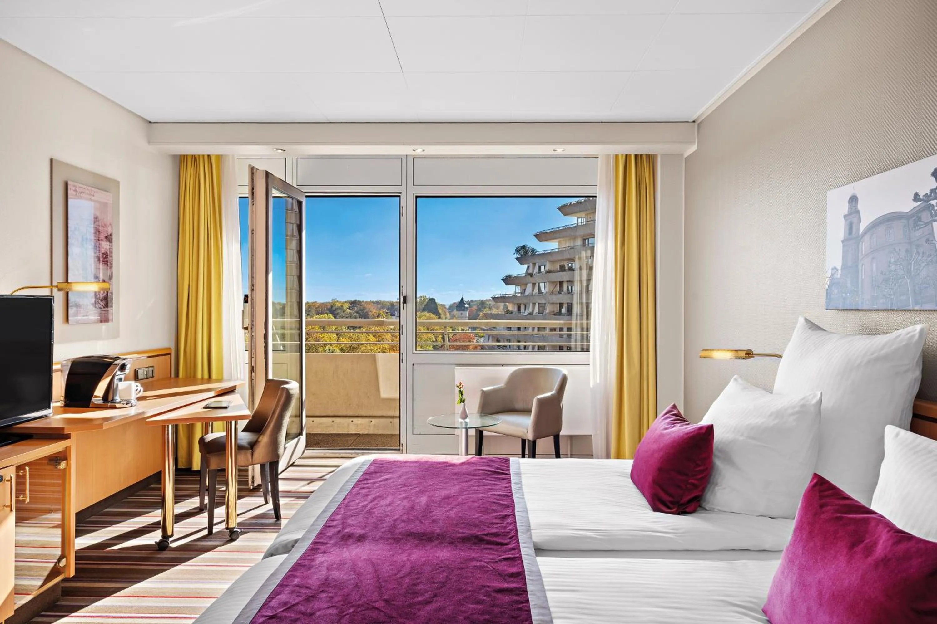 Photo of the whole room, Bed in Leonardo Royal Hotel Frankfurt