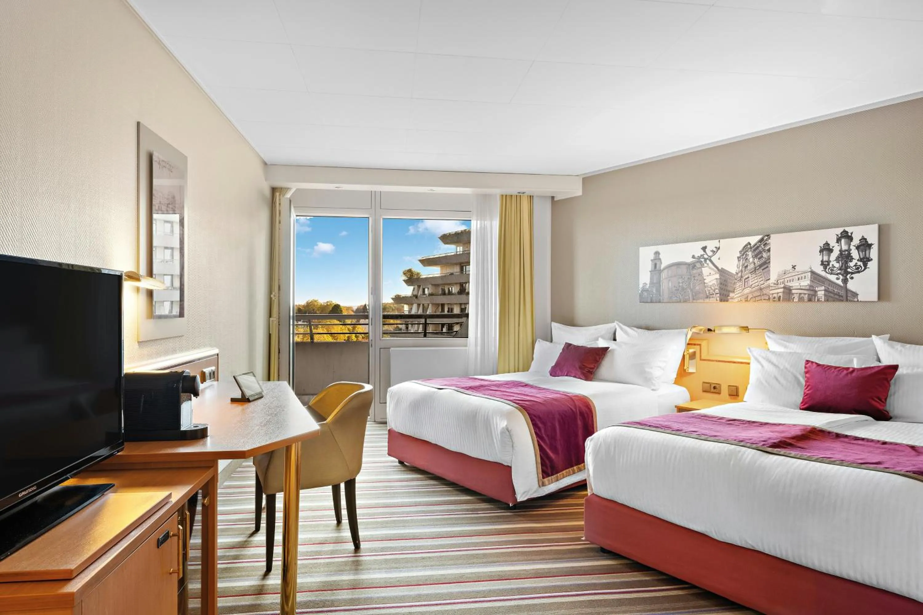 Photo of the whole room, Bed in Leonardo Royal Hotel Frankfurt