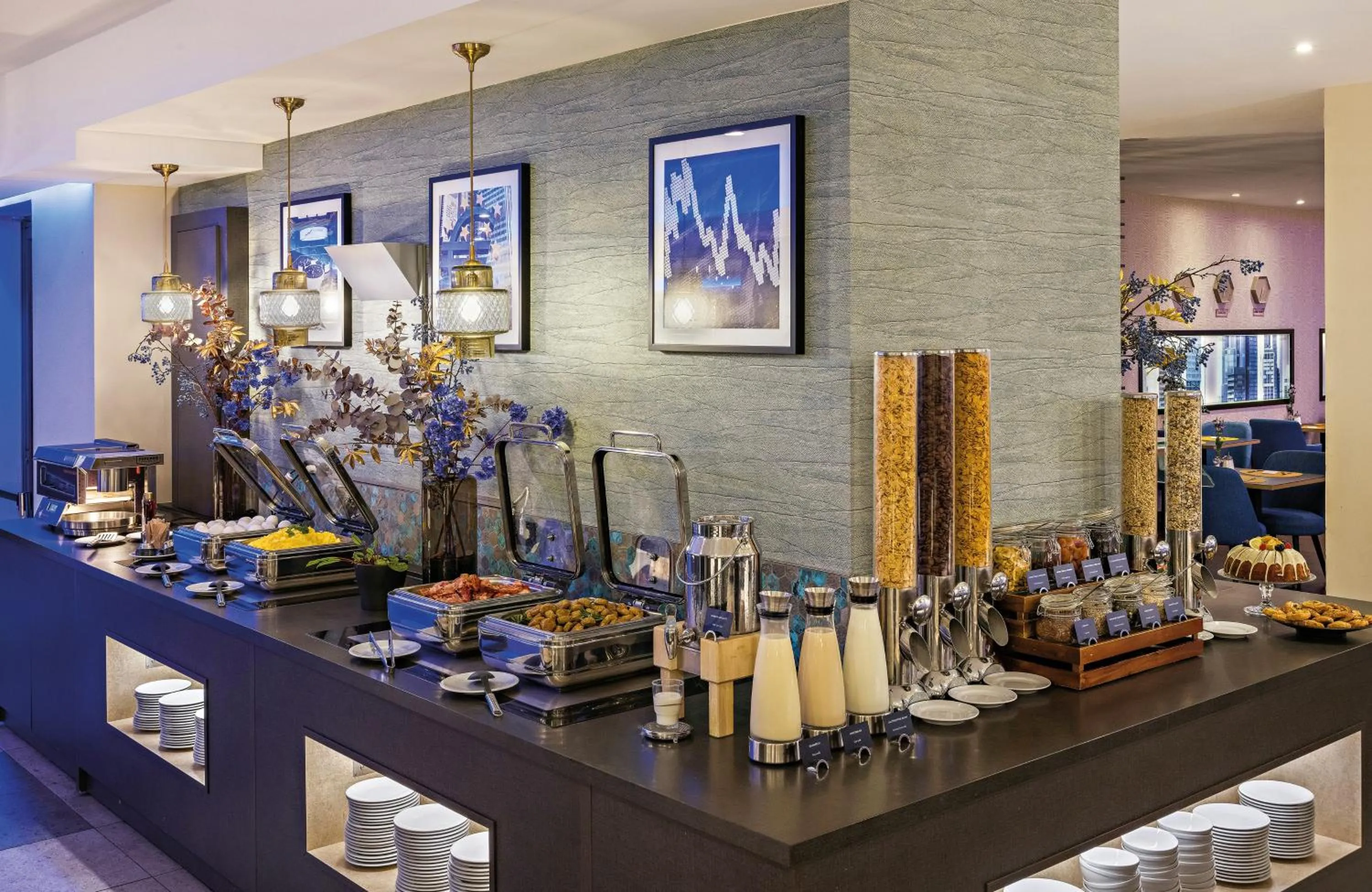 Breakfast in Leonardo Royal Hotel Frankfurt