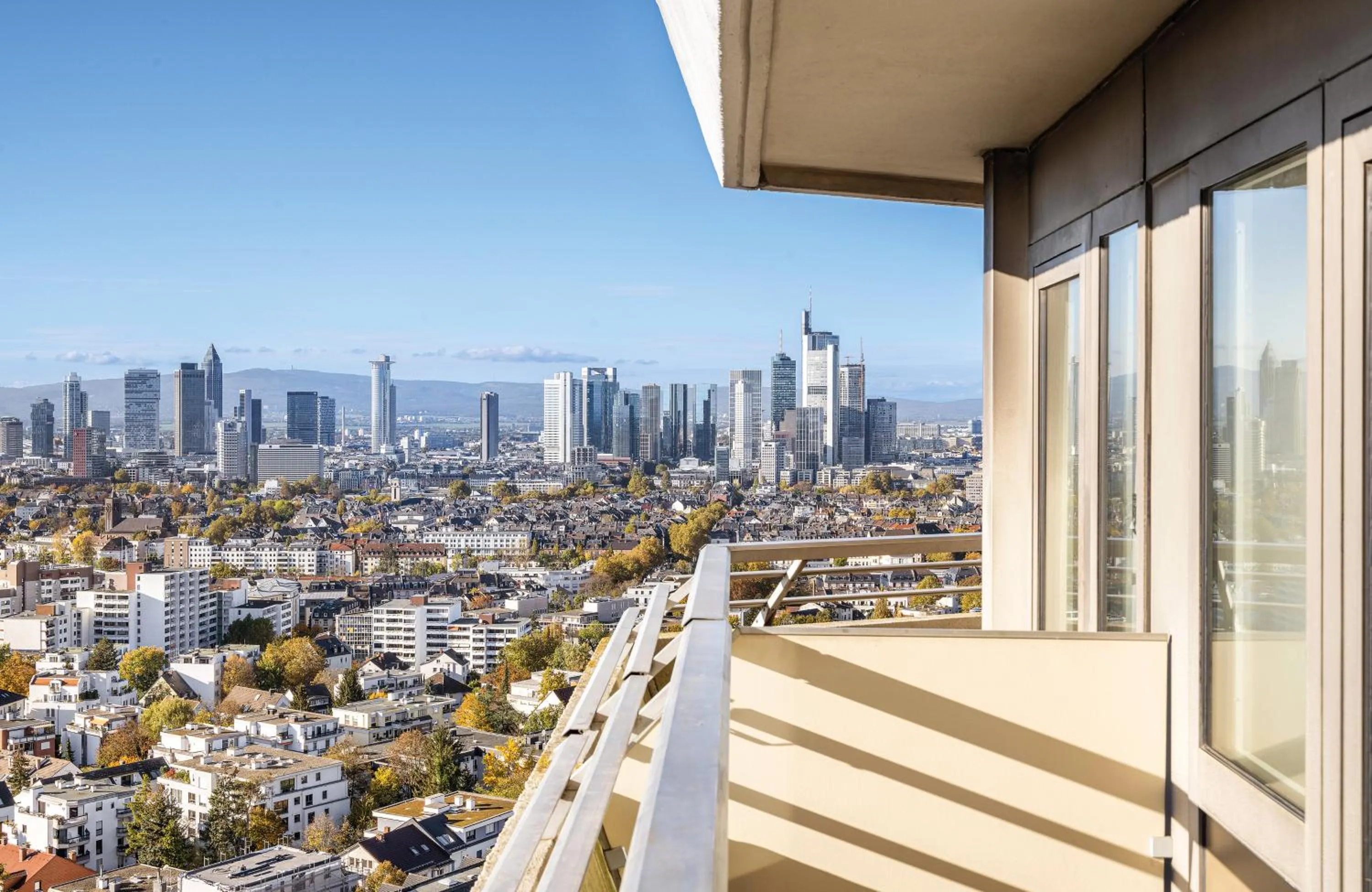 Photo of the whole room in Leonardo Royal Hotel Frankfurt
