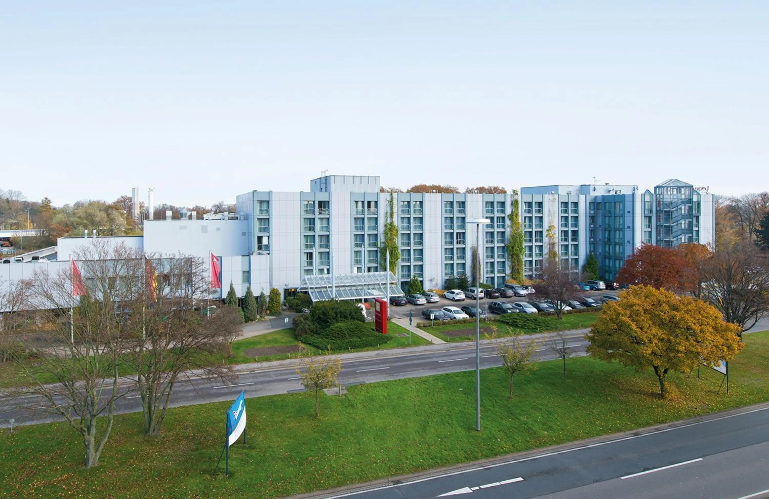 Property building in Leonardo Hotel Hannover Airport