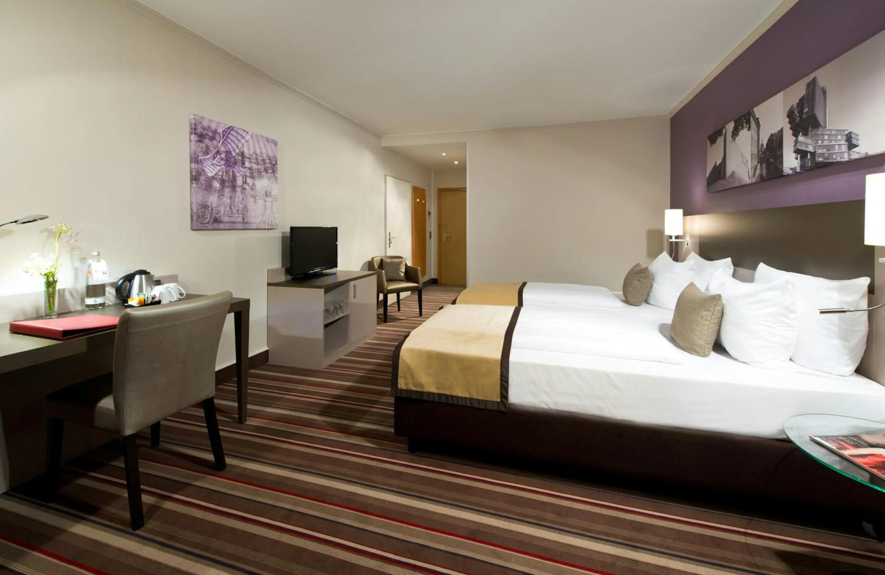 Photo of the whole room, Bed in Leonardo Hotel Hannover Airport
