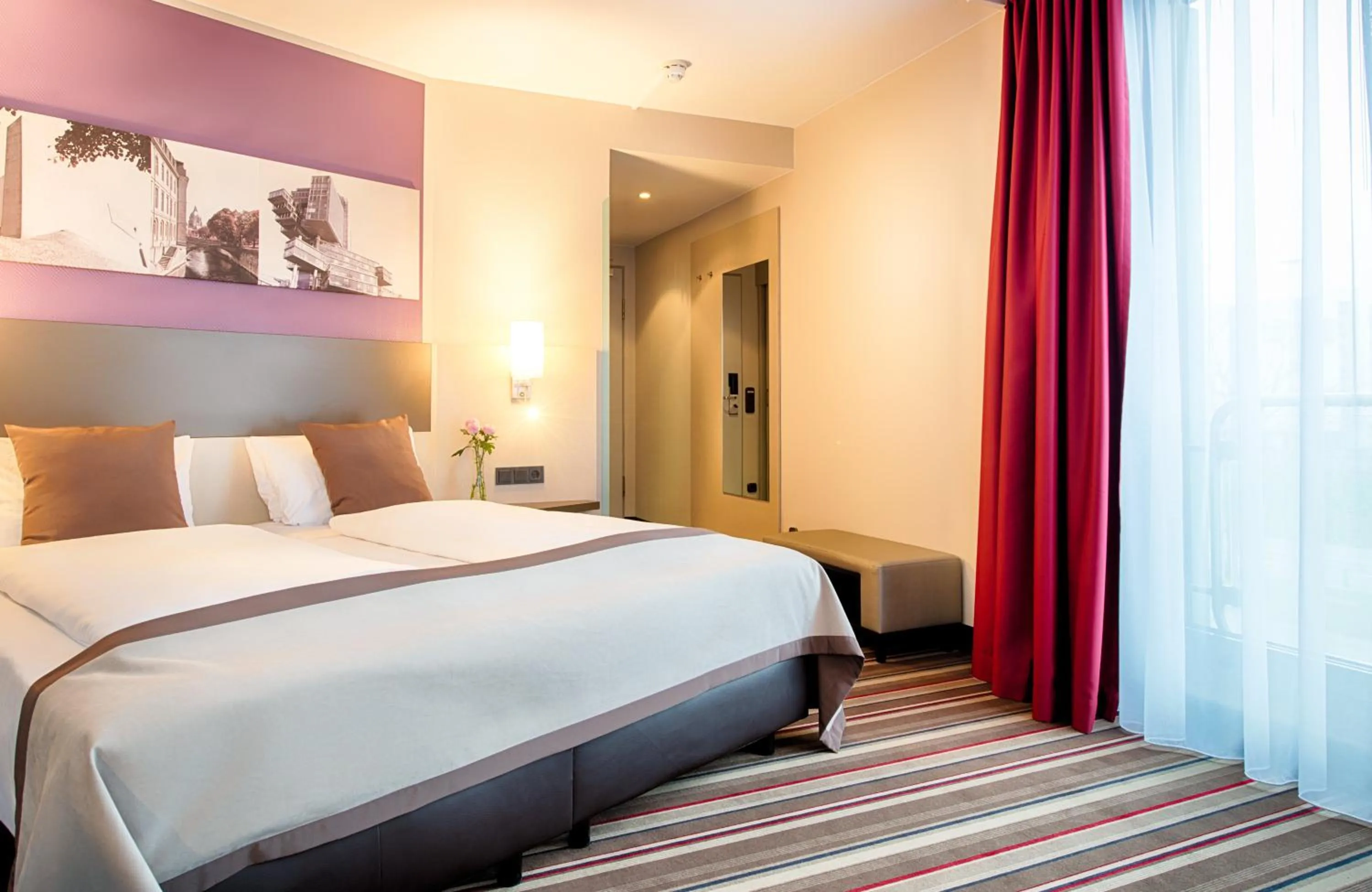 Bedroom, Bed in Leonardo Hotel Hannover Airport