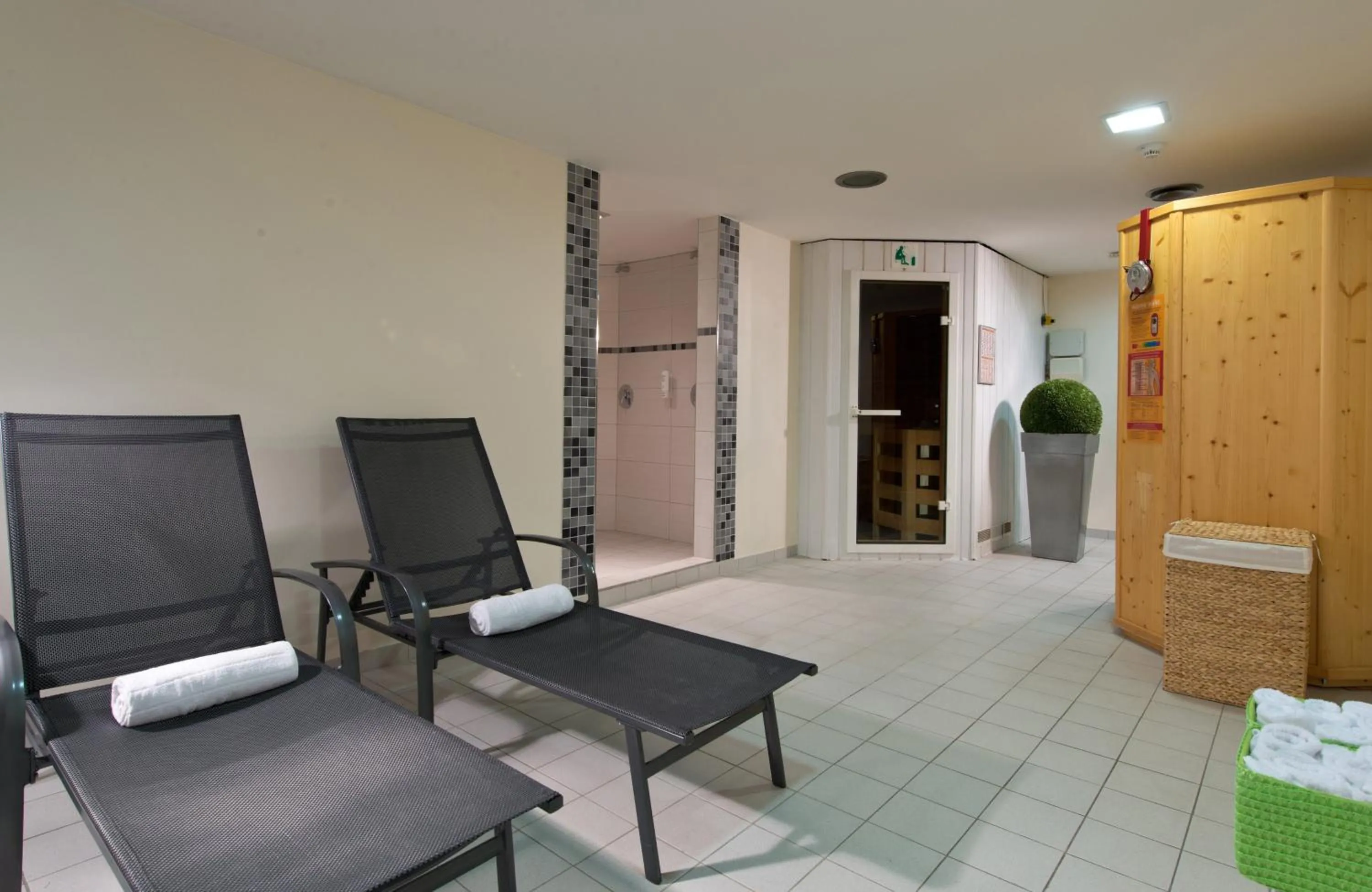 Spa and wellness centre/facilities in Leonardo Hotel Heidelberg