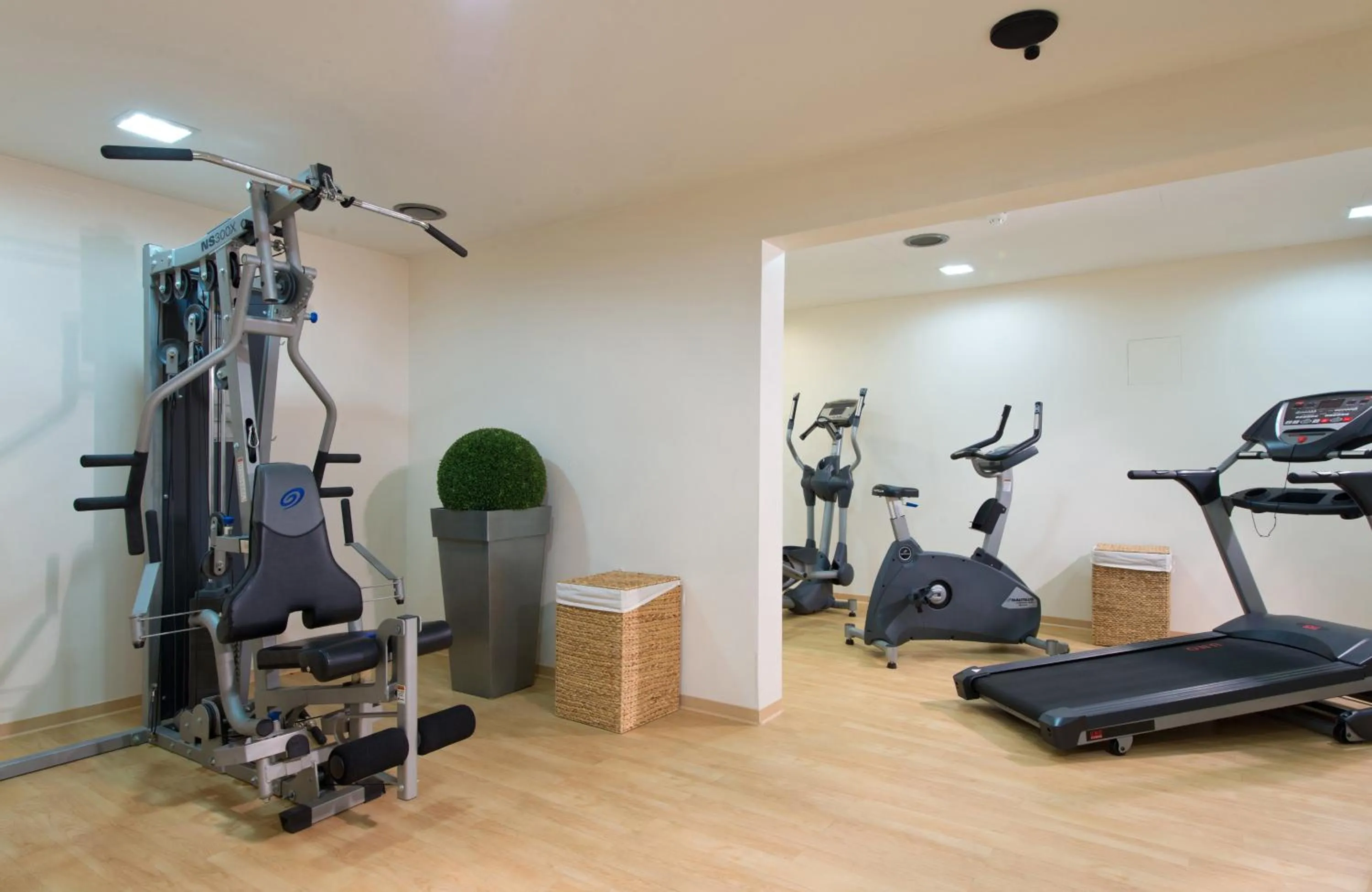 Fitness centre/facilities in Leonardo Hotel Heidelberg