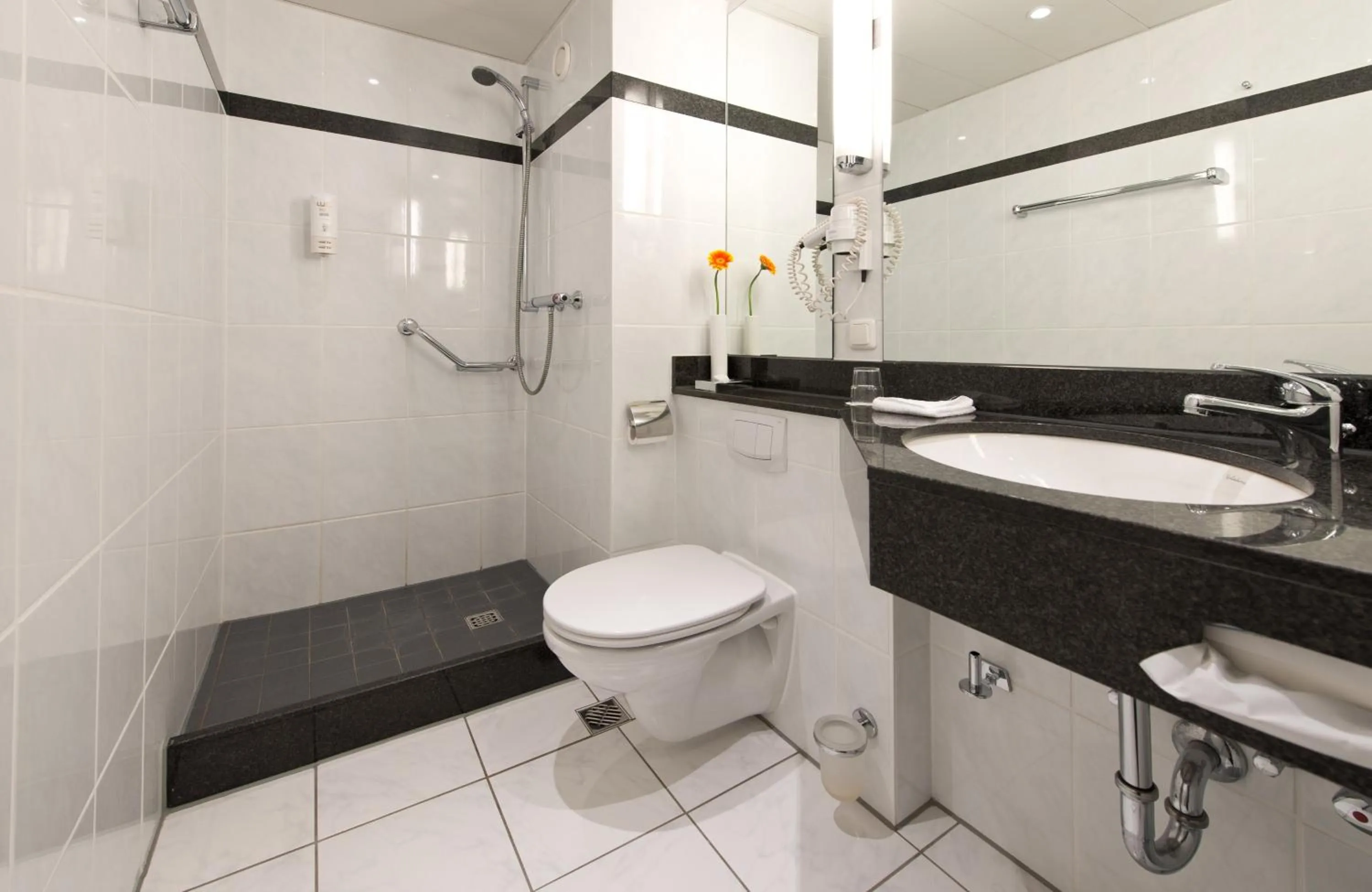 Bathroom in Leonardo Hotel Heidelberg