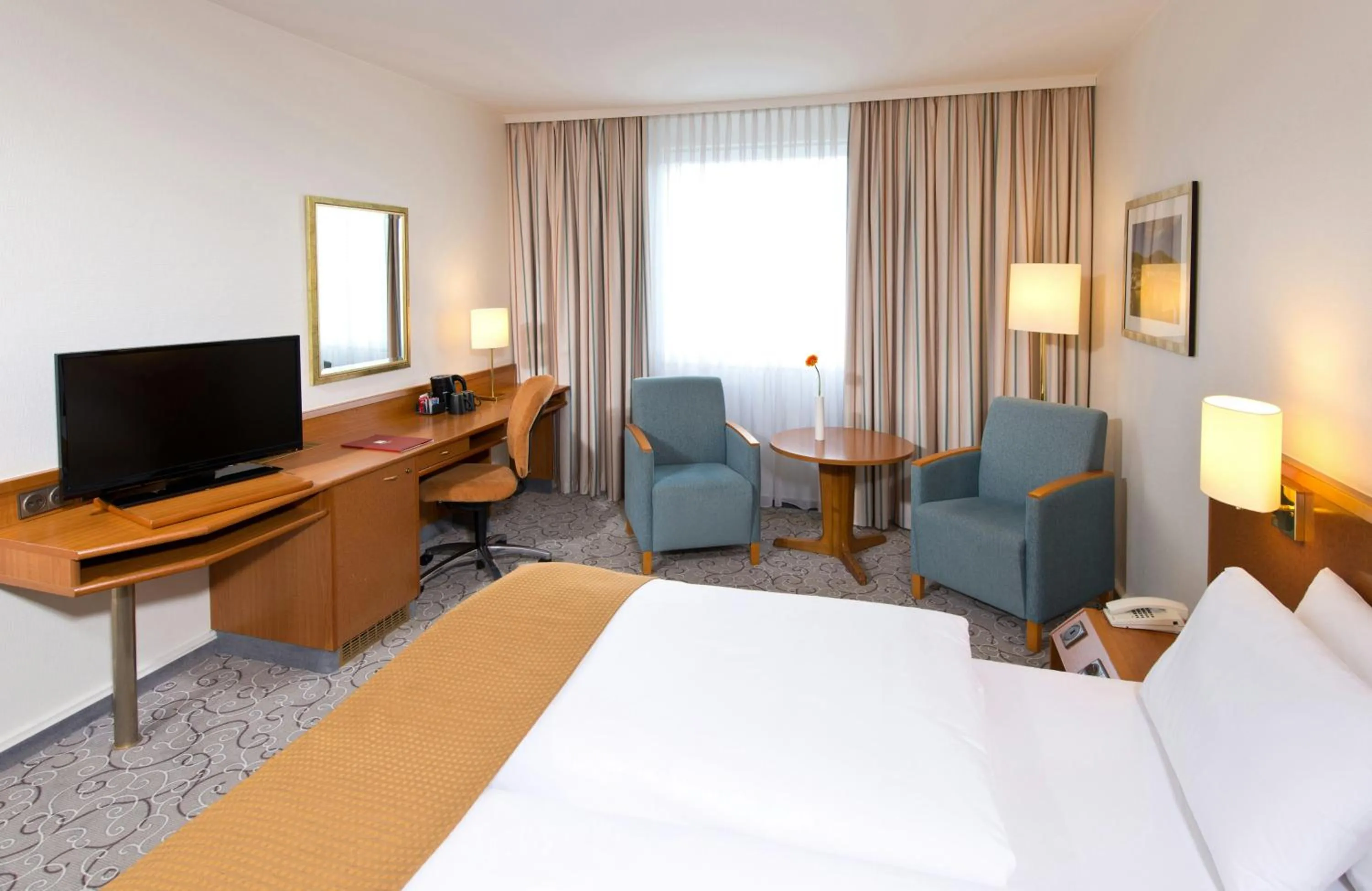 Photo of the whole room, Bed in Leonardo Hotel Heidelberg