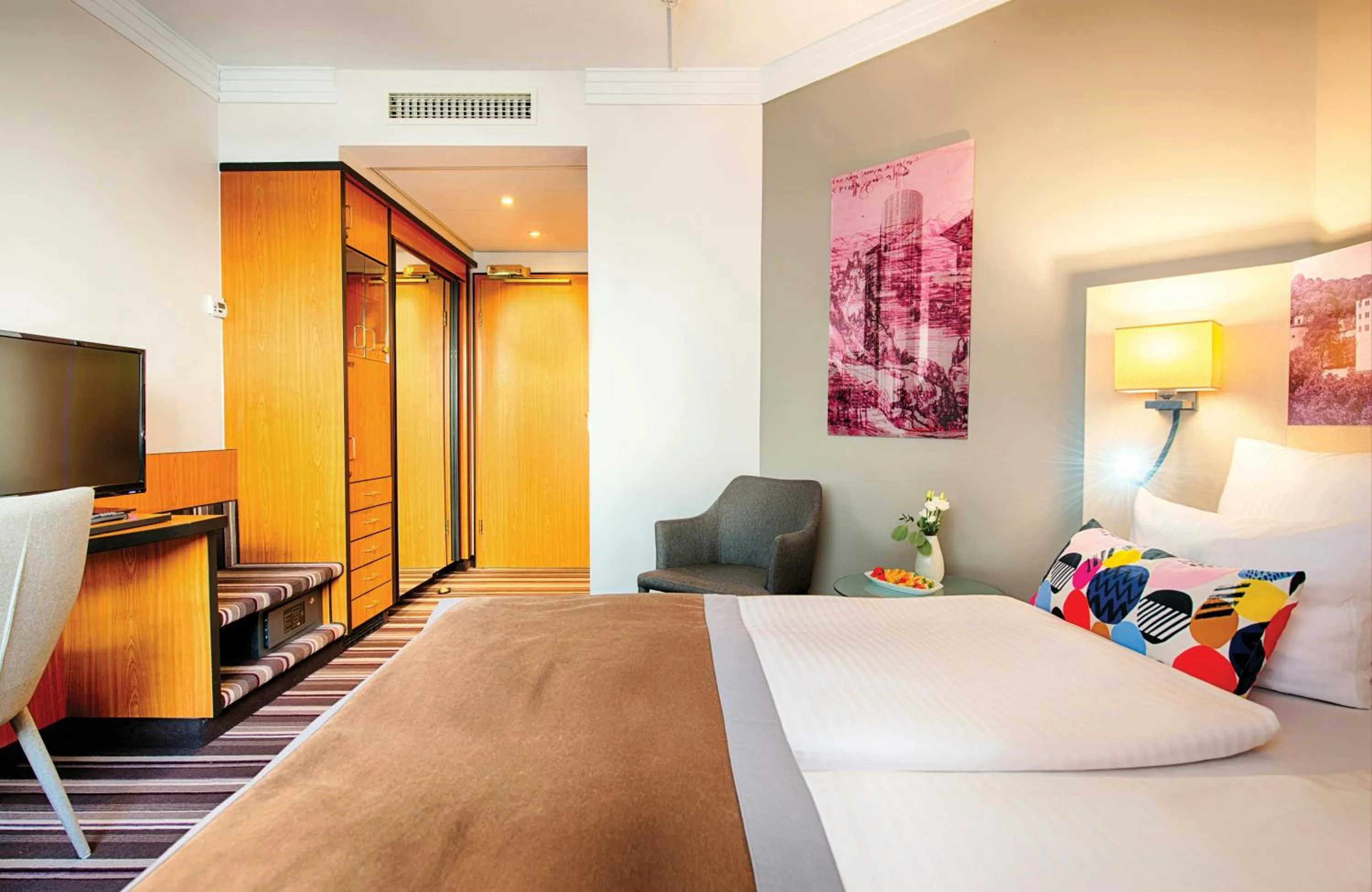 Photo of the whole room, Bed in Leonardo Hotel Heidelberg