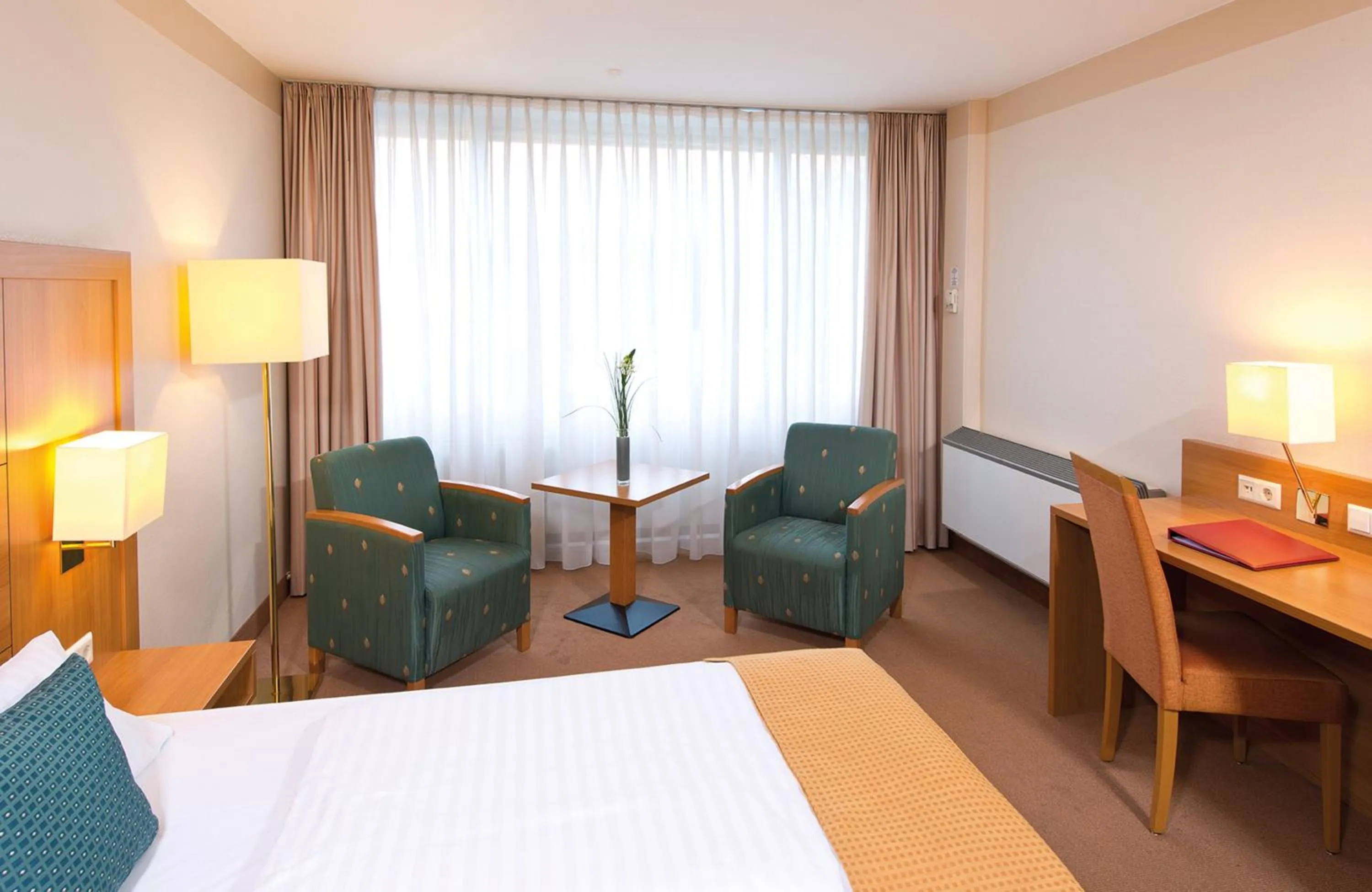 Photo of the whole room, Bed in Leonardo Hotel Heidelberg Walldorf