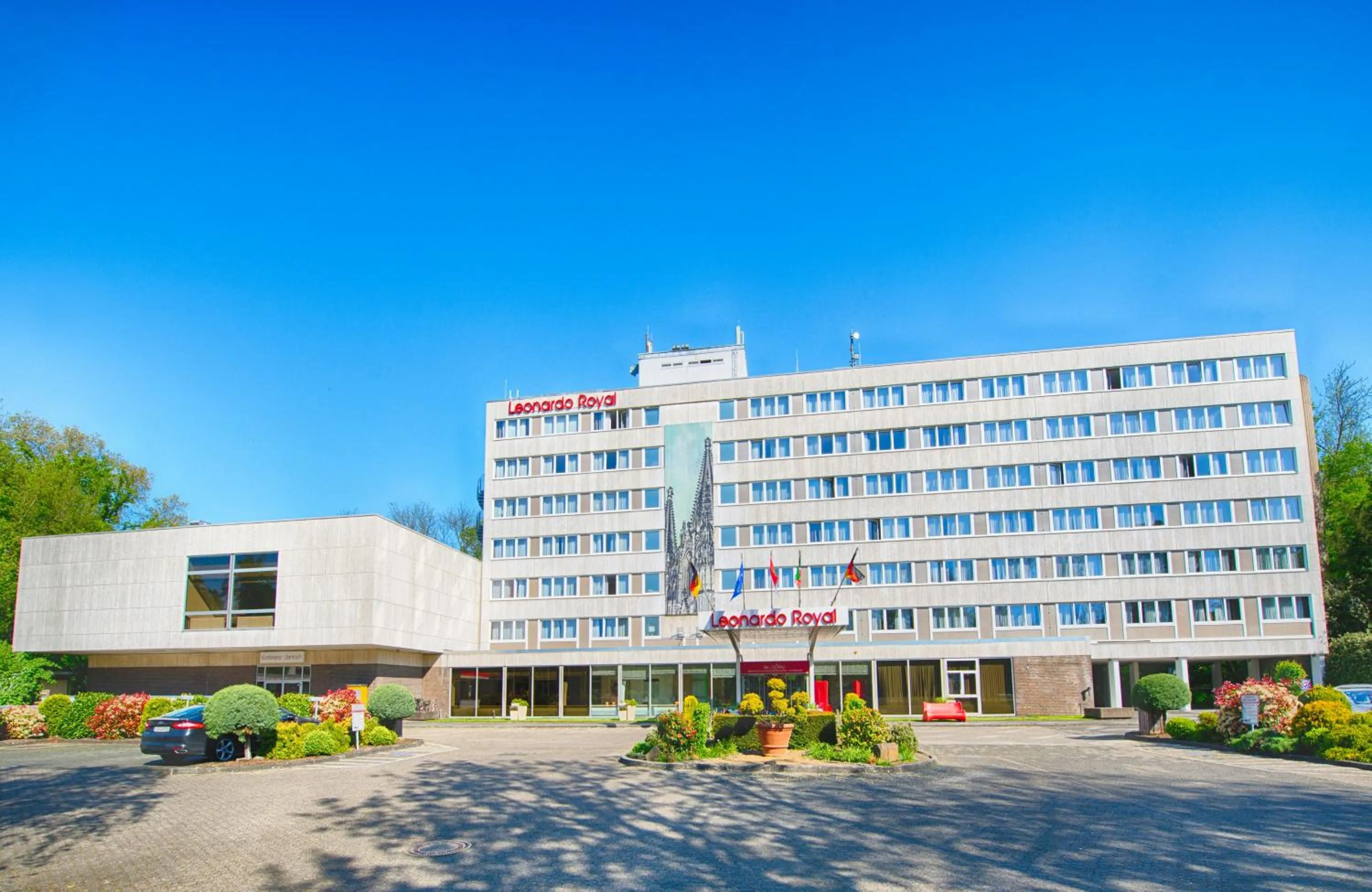 Property building in Leonardo Royal Hotel Köln - Am Stadtwald
