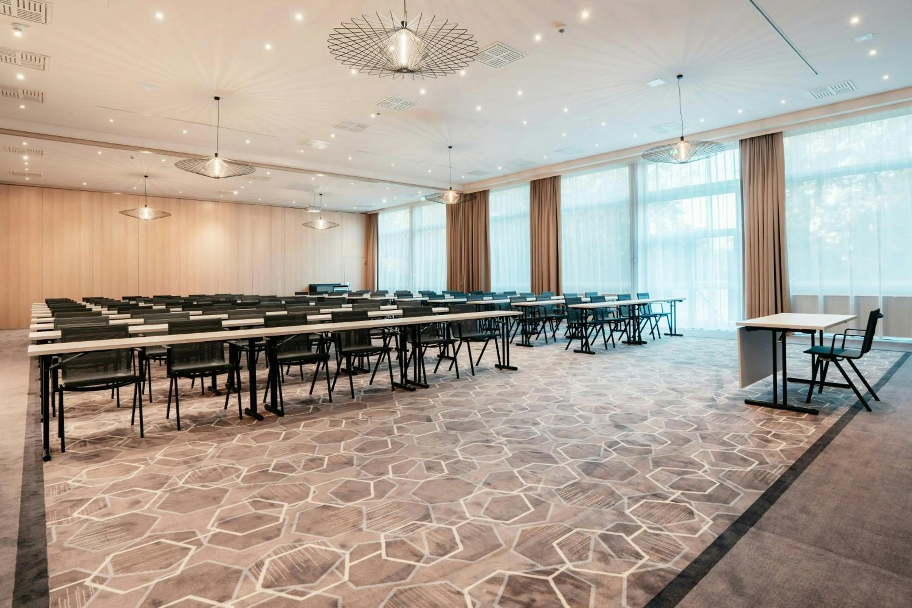 Meeting/conference room in Leonardo Royal Hotel Köln - Am Stadtwald