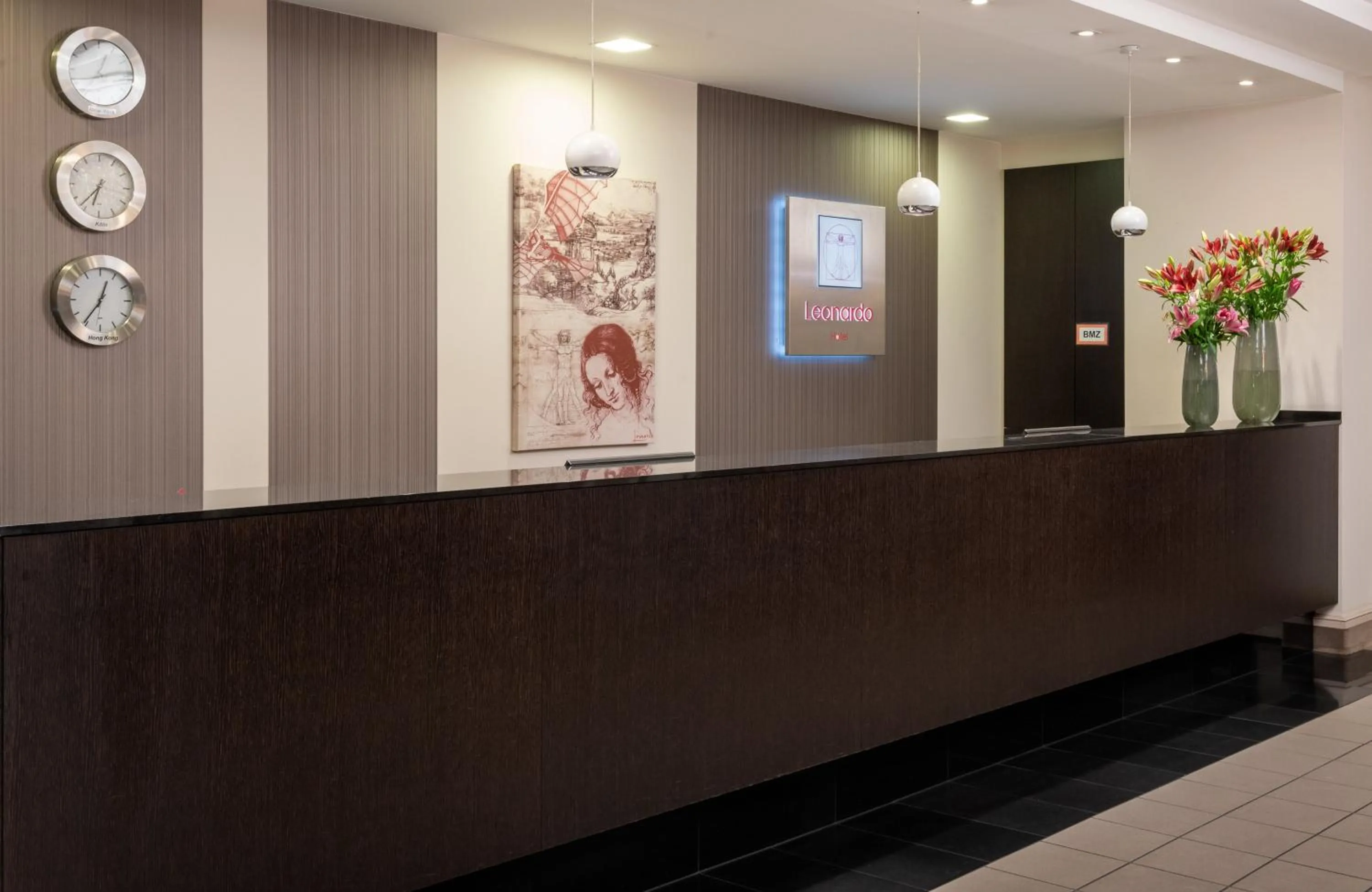 Lobby or reception in Leonardo Hotel Köln Bonn Airport