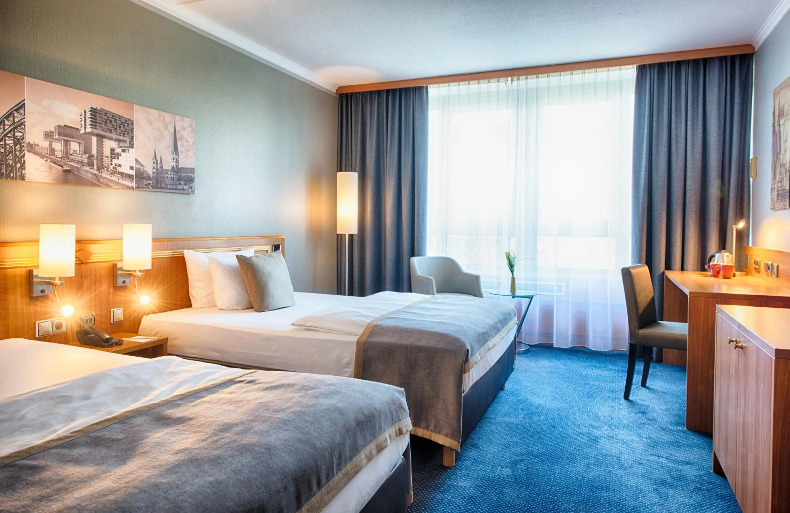 Bedroom, Bed in Leonardo Hotel Köln Bonn Airport