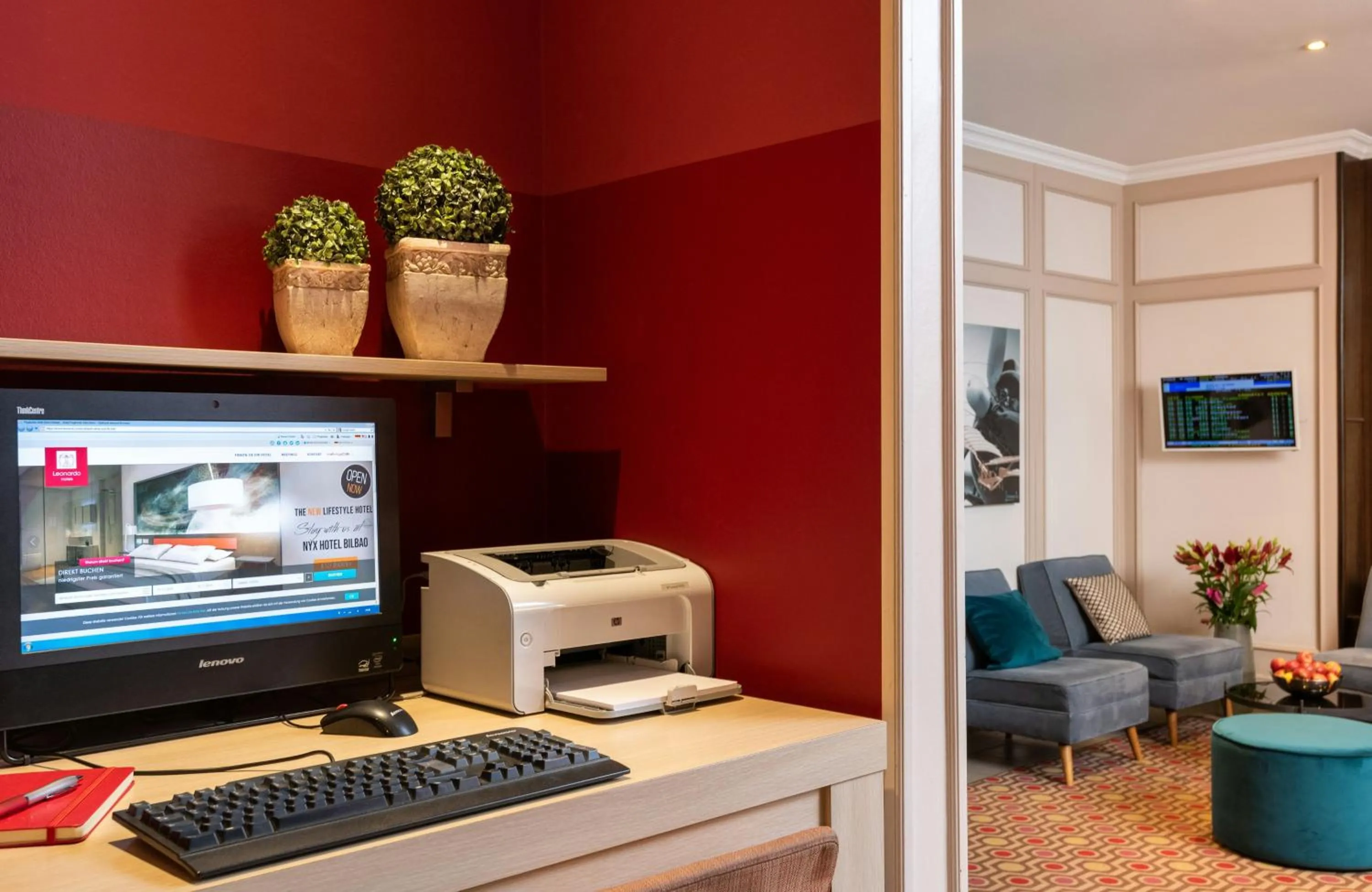 Lobby or reception in Leonardo Hotel Köln Bonn Airport