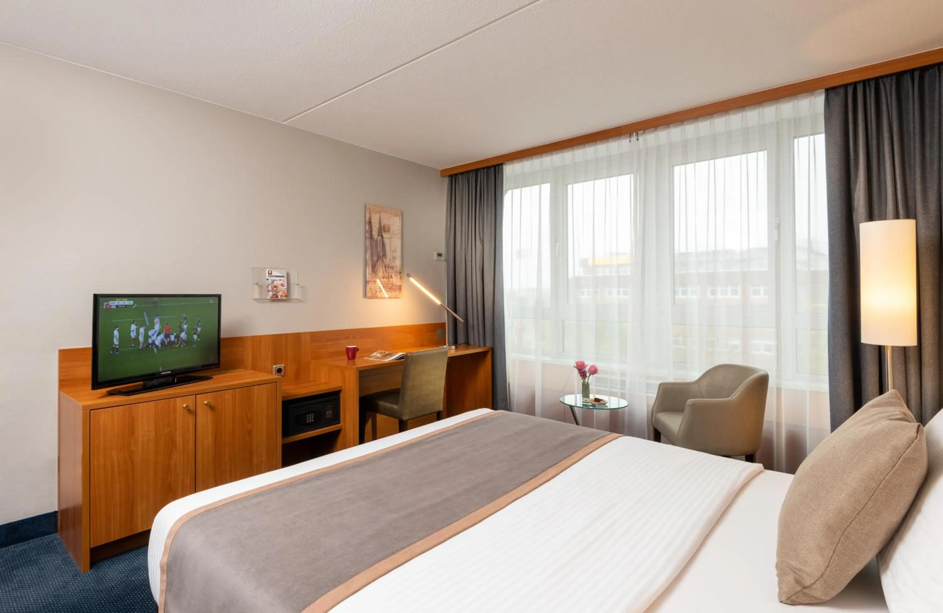 Bed in Leonardo Hotel Köln Bonn Airport