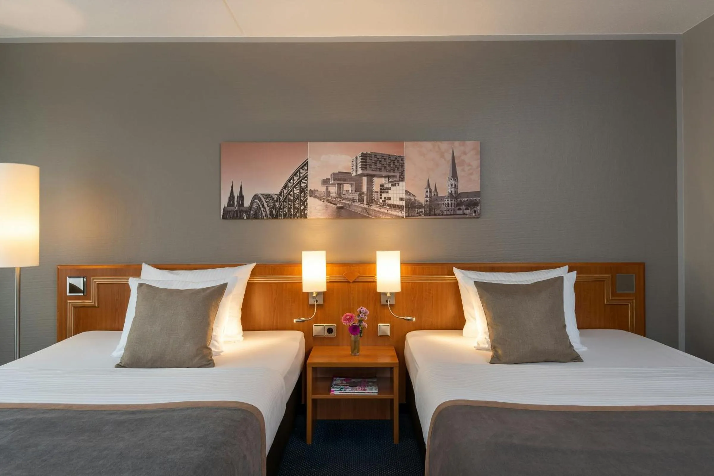 Photo of the whole room, Bed in Leonardo Hotel Köln Bonn Airport