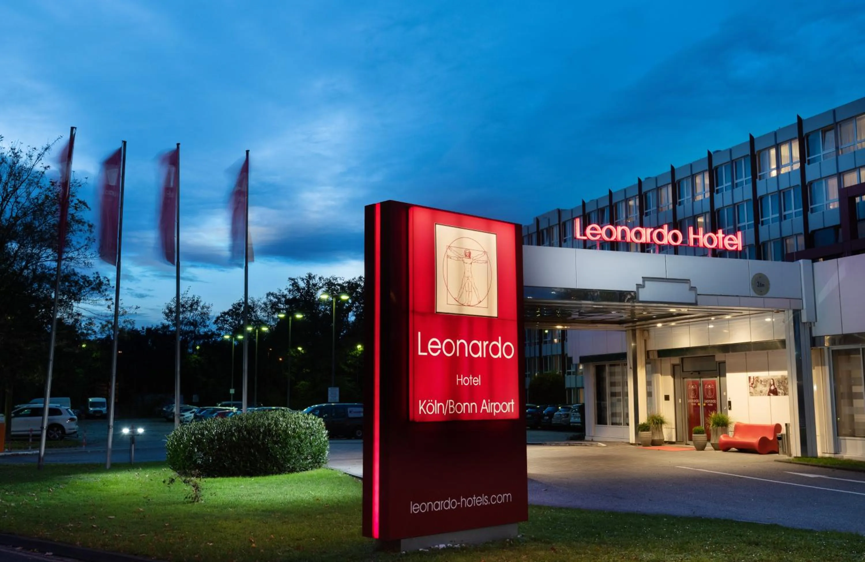 Facade/entrance in Leonardo Hotel Köln Bonn Airport