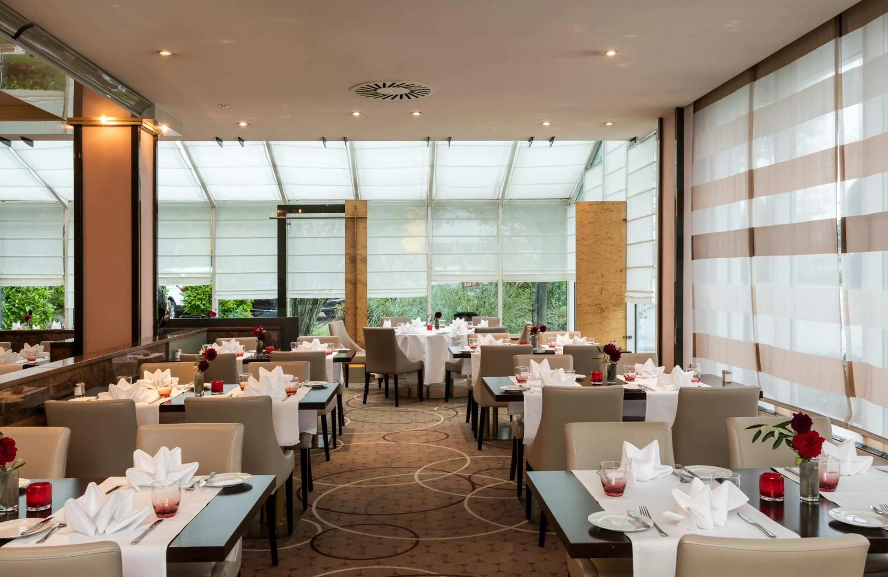 Restaurant/places to eat in Leonardo Hotel Köln Bonn Airport