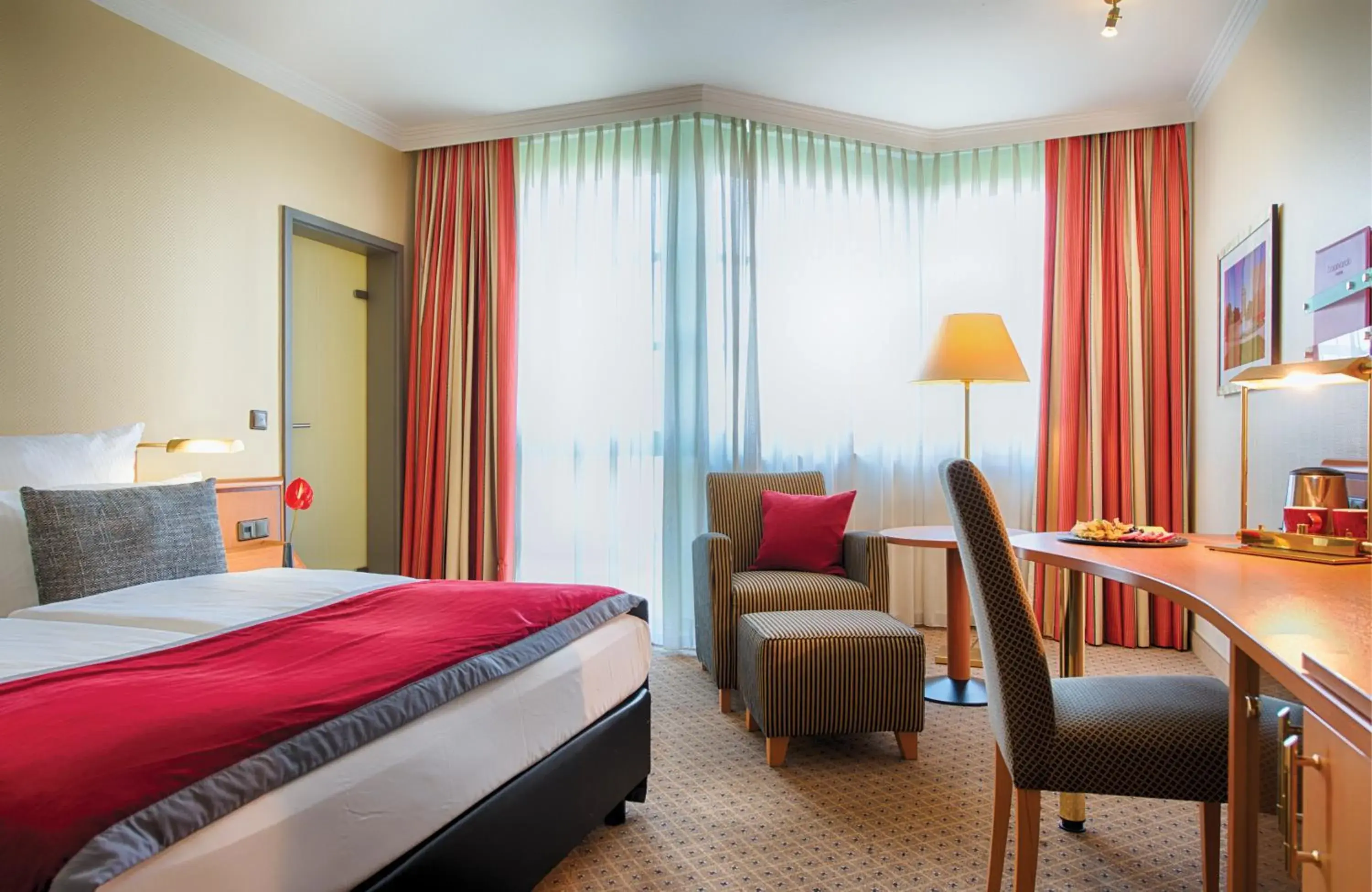 Comfort Double or Twin Room in Leonardo Hotel Mannheim City Center Comfort Double or Twin Room in Leonardo Hotel Mannheim City Center