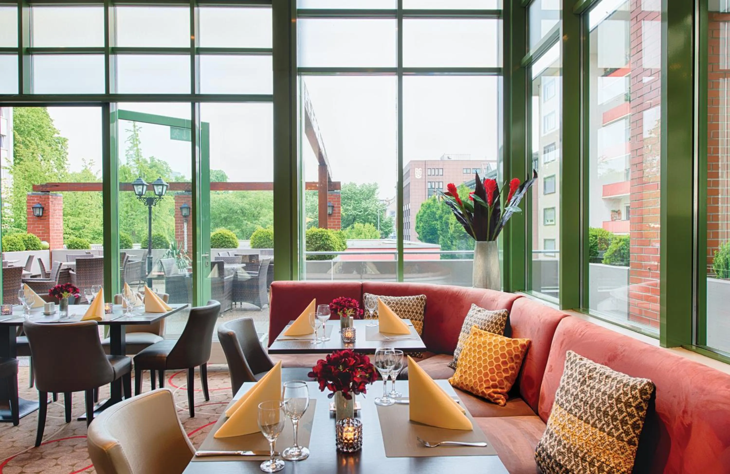 Restaurant/places to eat in Leonardo Hotel Mannheim City Center