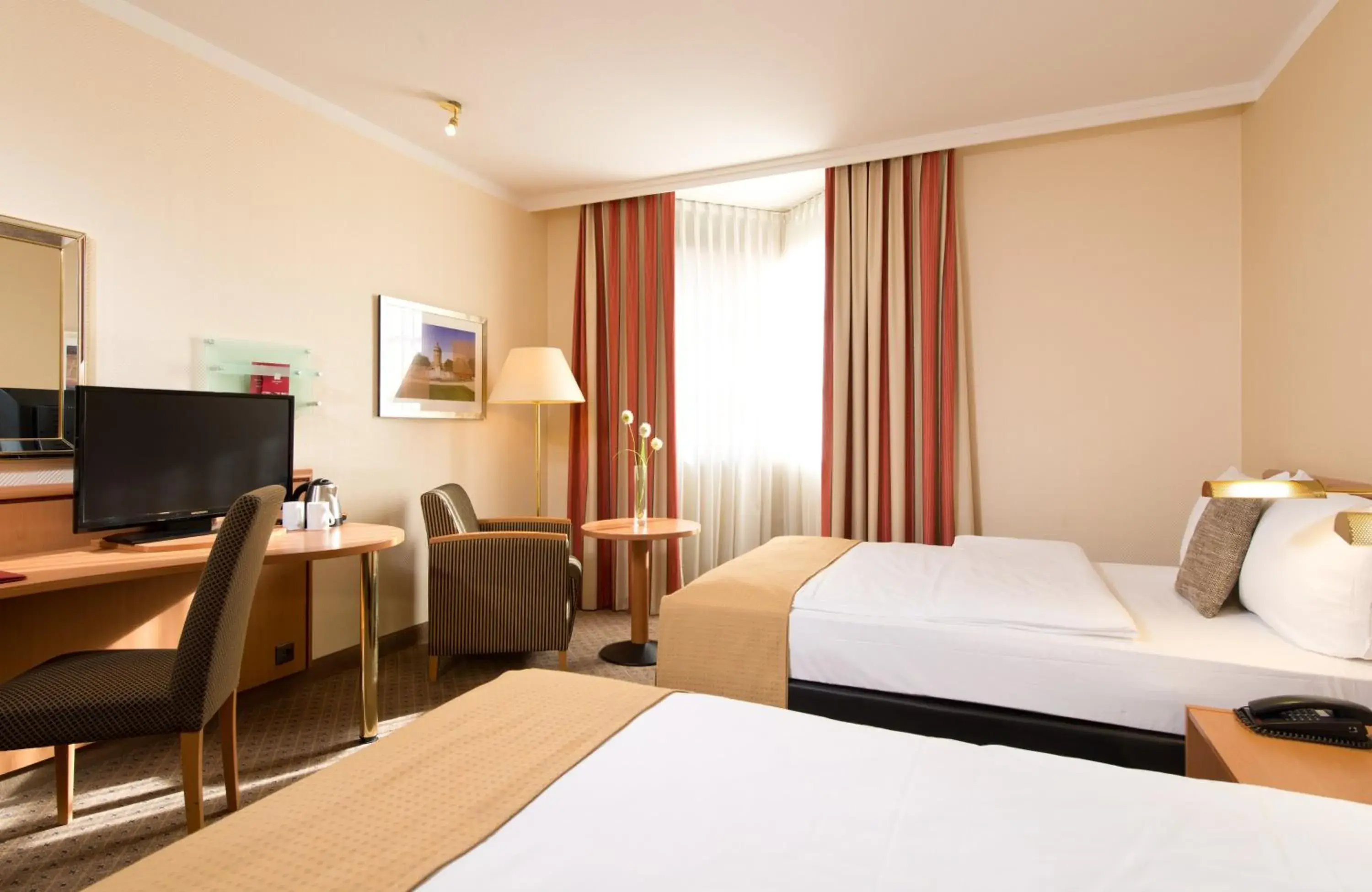 Superior Double Room in Leonardo Hotel Mannheim City Center Superior Double Room in Leonardo Hotel Mannheim City Center