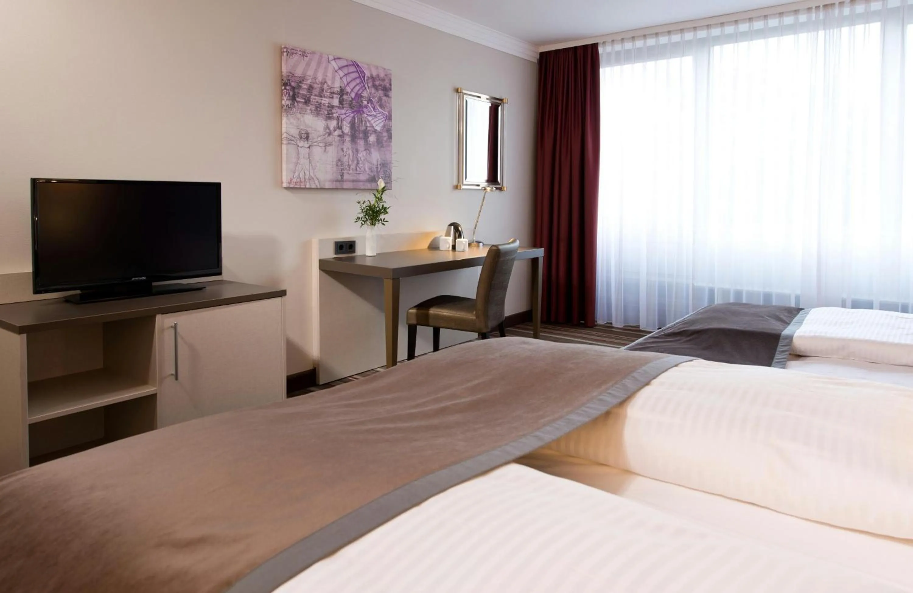 Bedroom, Bed in Leonardo Hotel Mönchengladbach