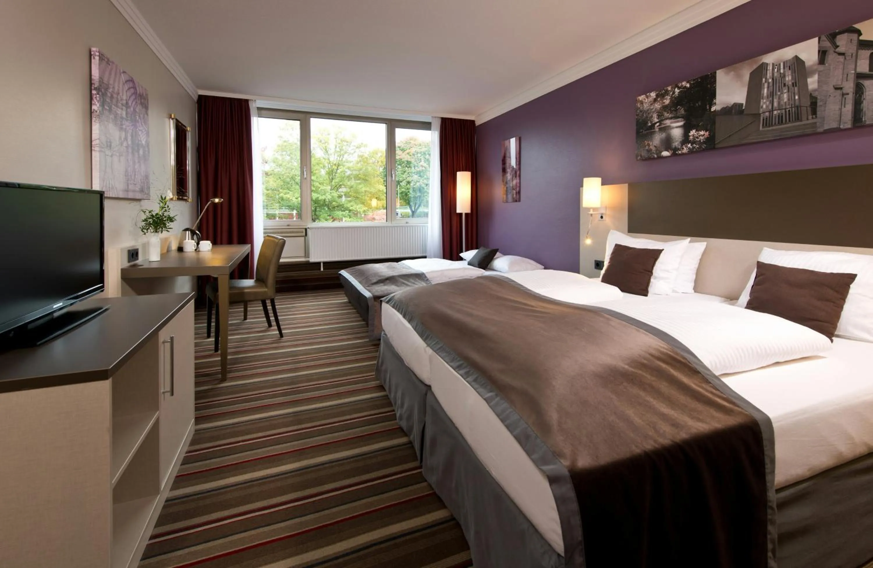 Bedroom, Bed in Leonardo Hotel Mönchengladbach