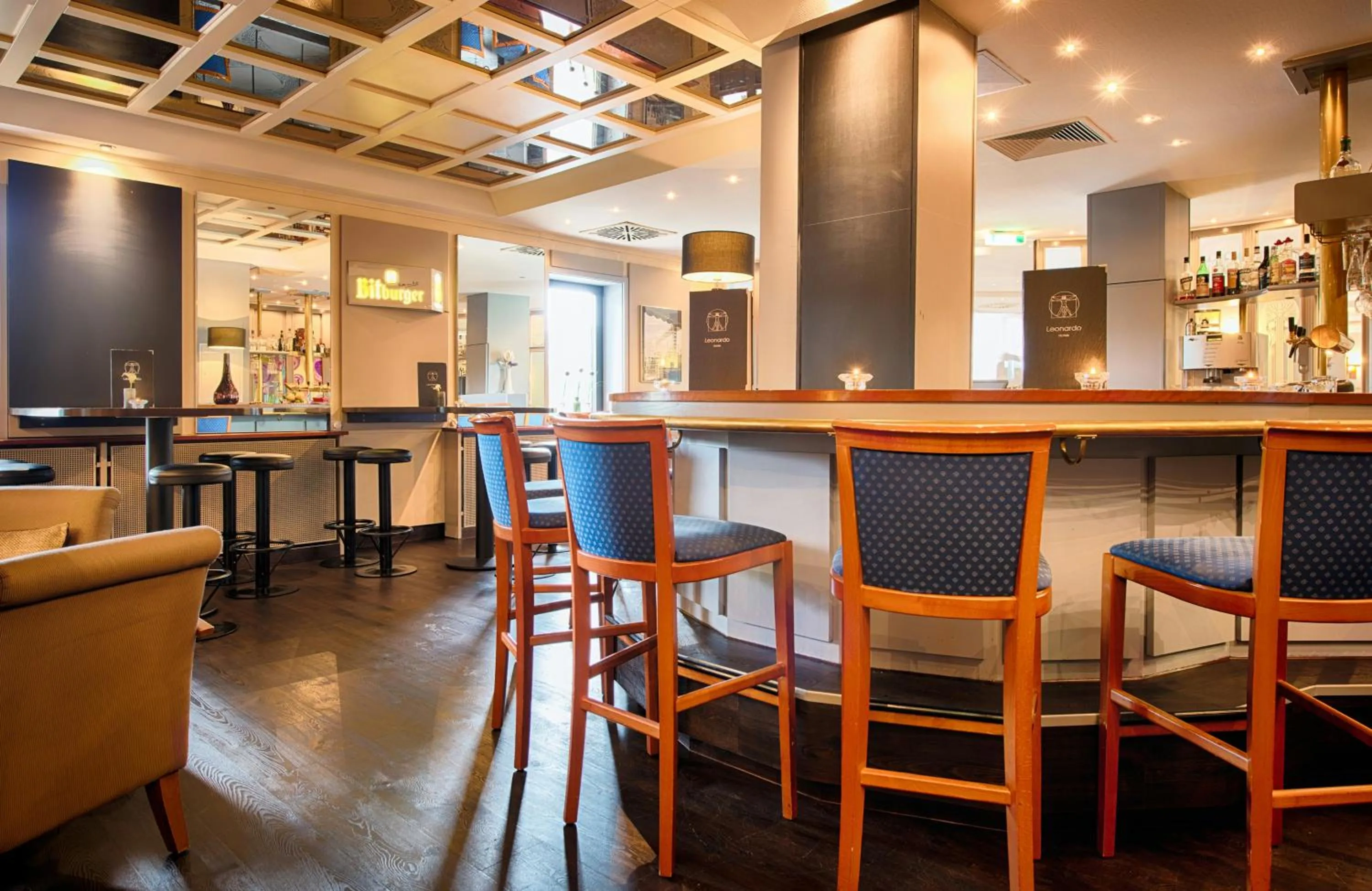 Lounge or bar in Leonardo Hotel Mönchengladbach