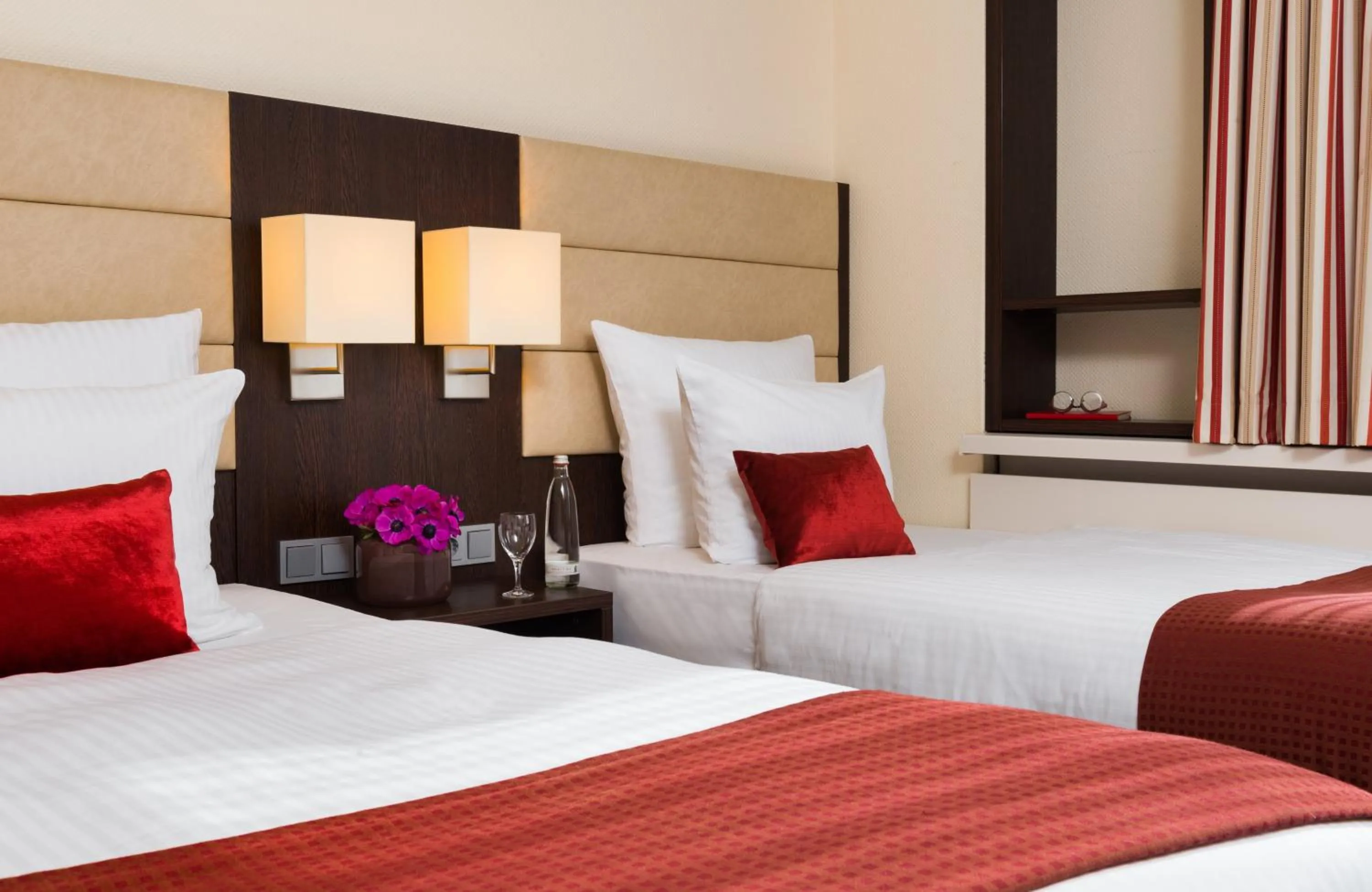 Photo of the whole room, Bed in Leonardo Hotel Munich Arabellapark