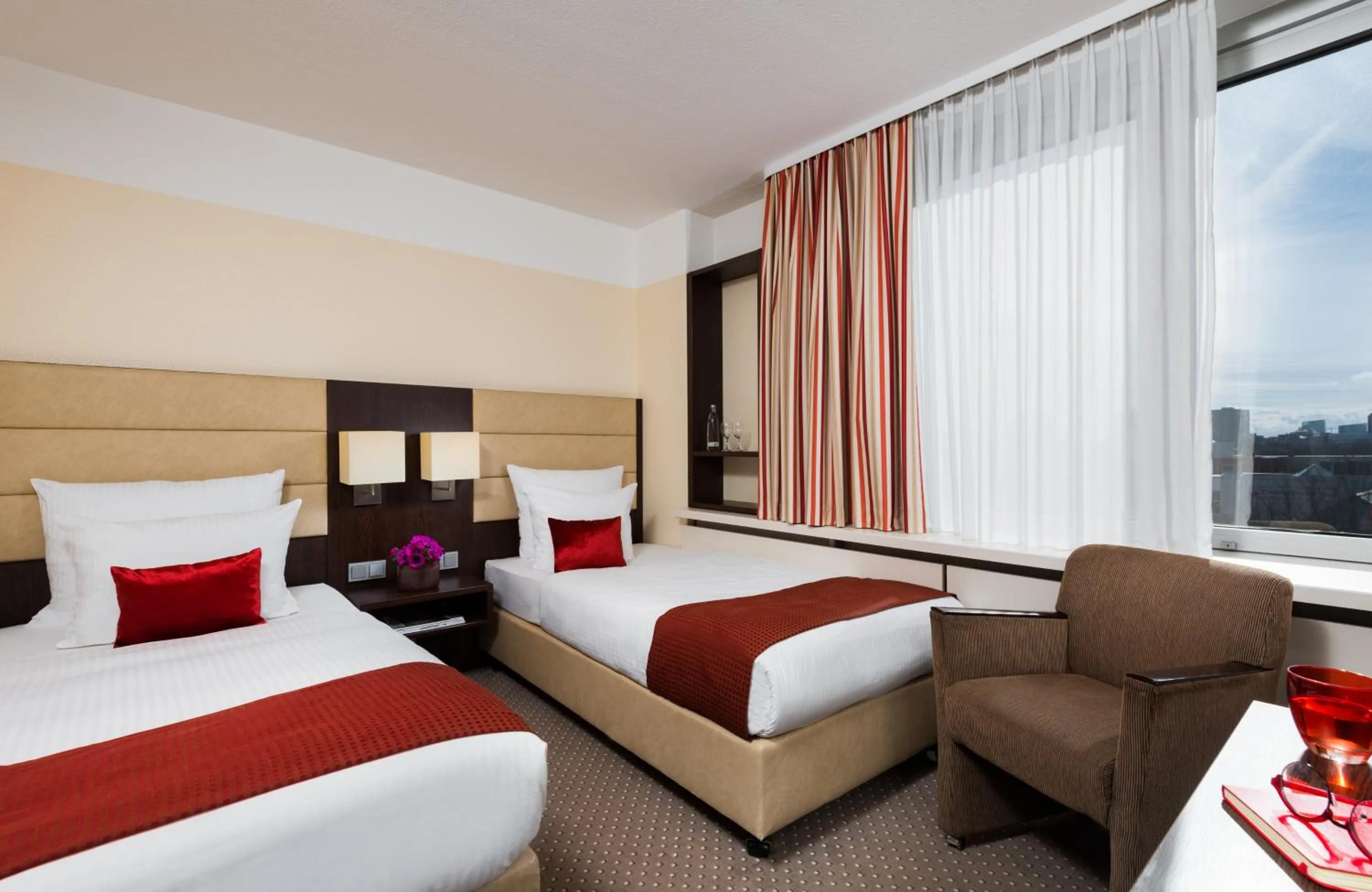 Photo of the whole room, Bed in Leonardo Hotel Munich Arabellapark