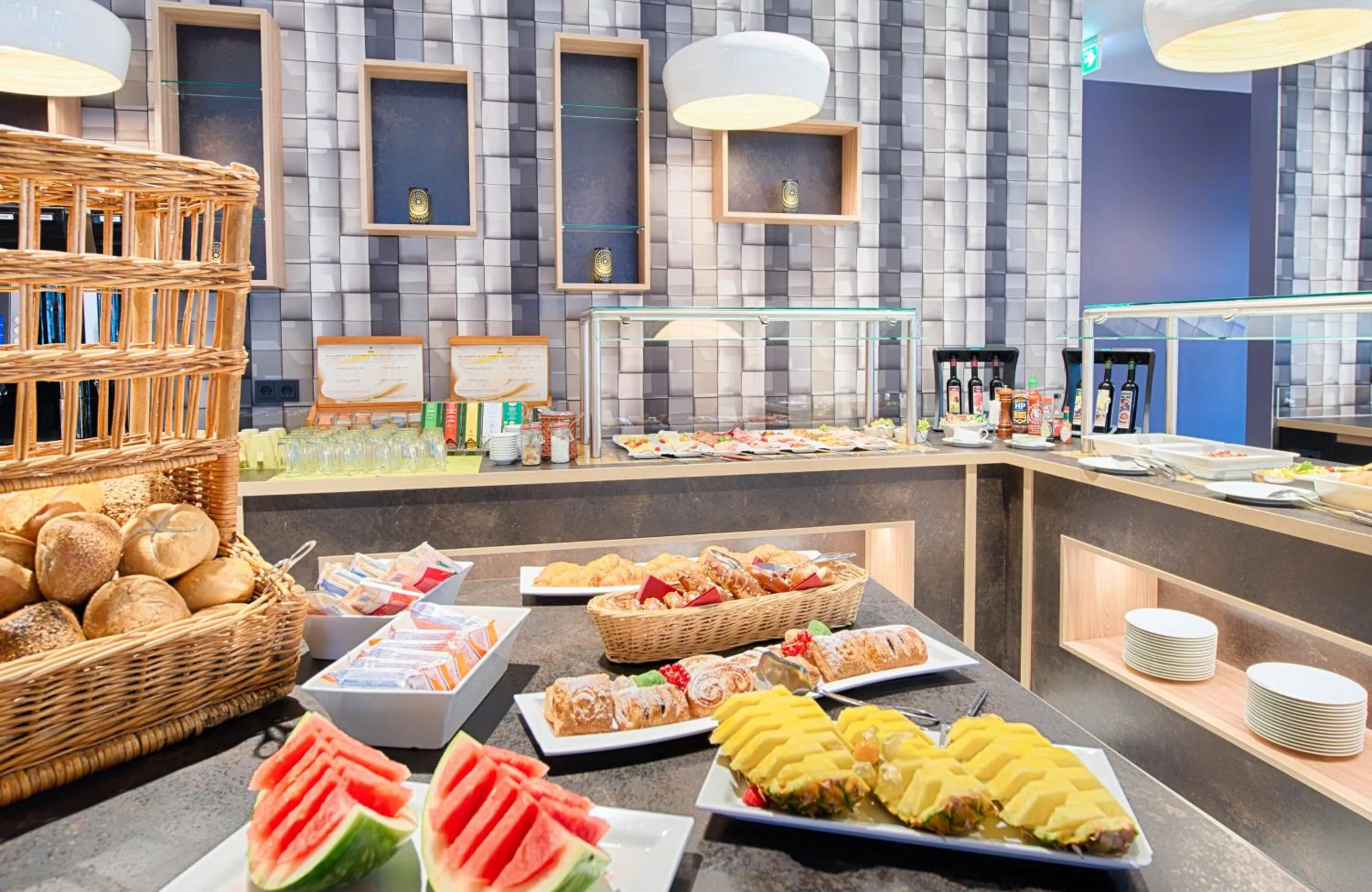 Buffet breakfast in Leonardo Hotel Wolfsburg City Center