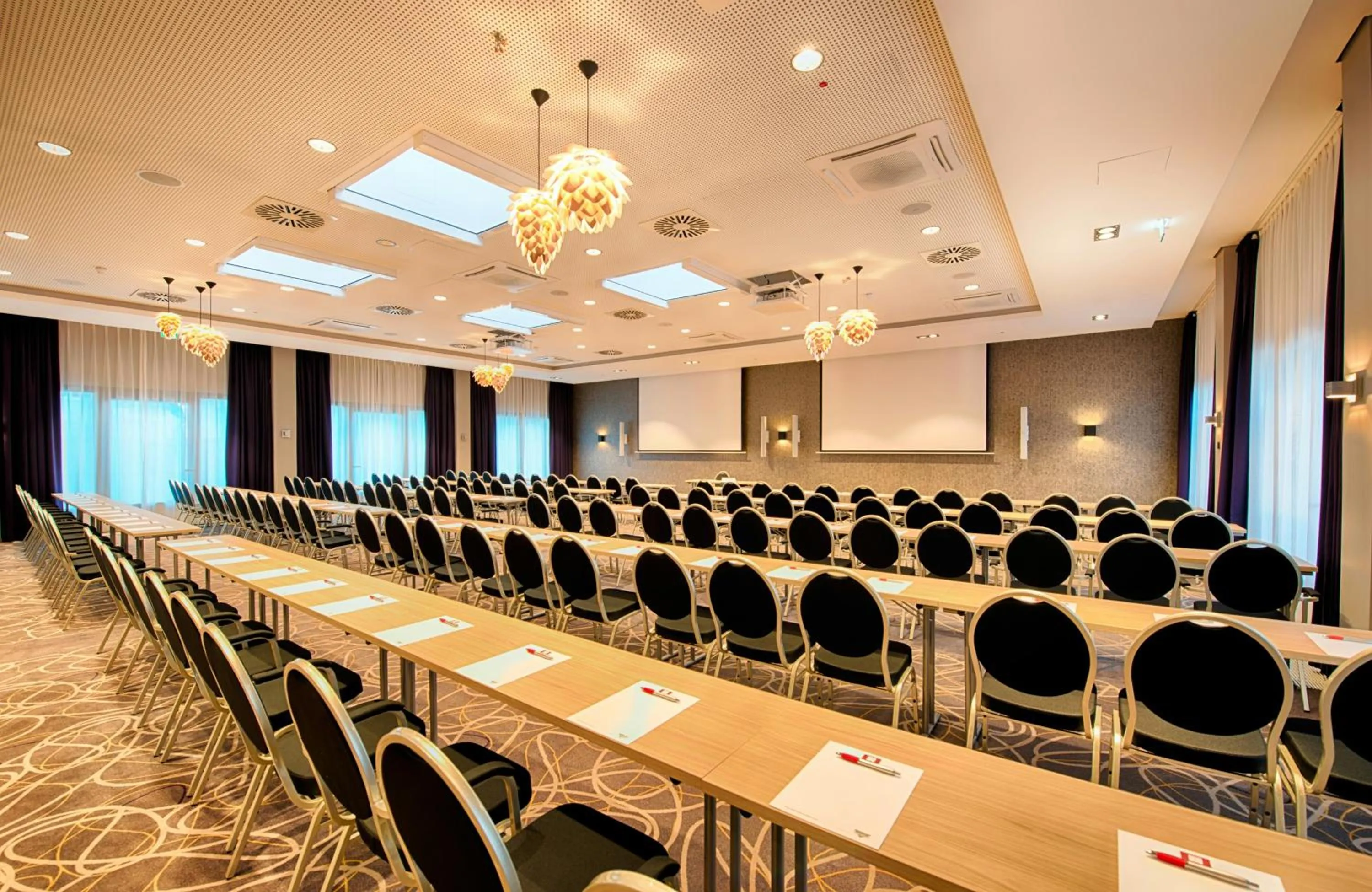 Meeting/conference room in Leonardo Hotel Wolfsburg City Center