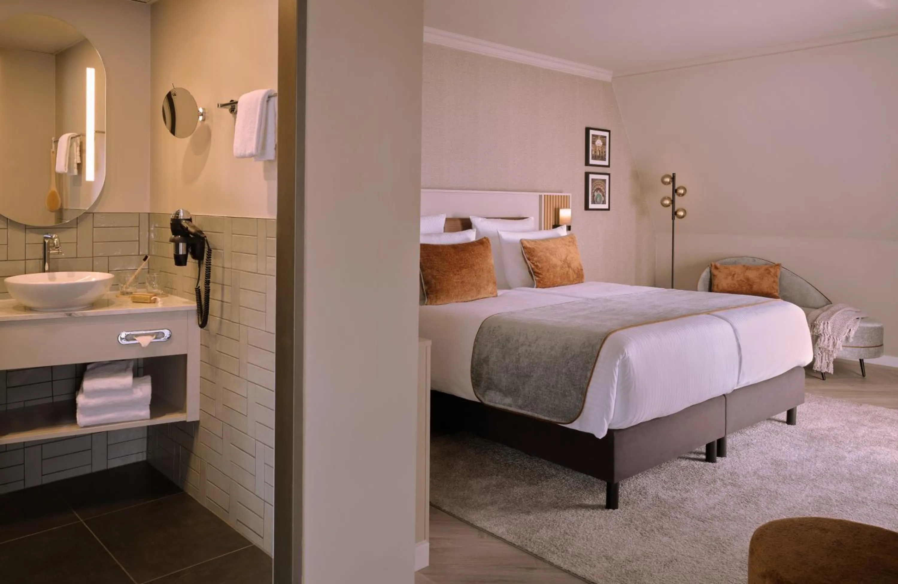 Bedroom, Bed in Leonardo Royal Hotel Baden- Baden