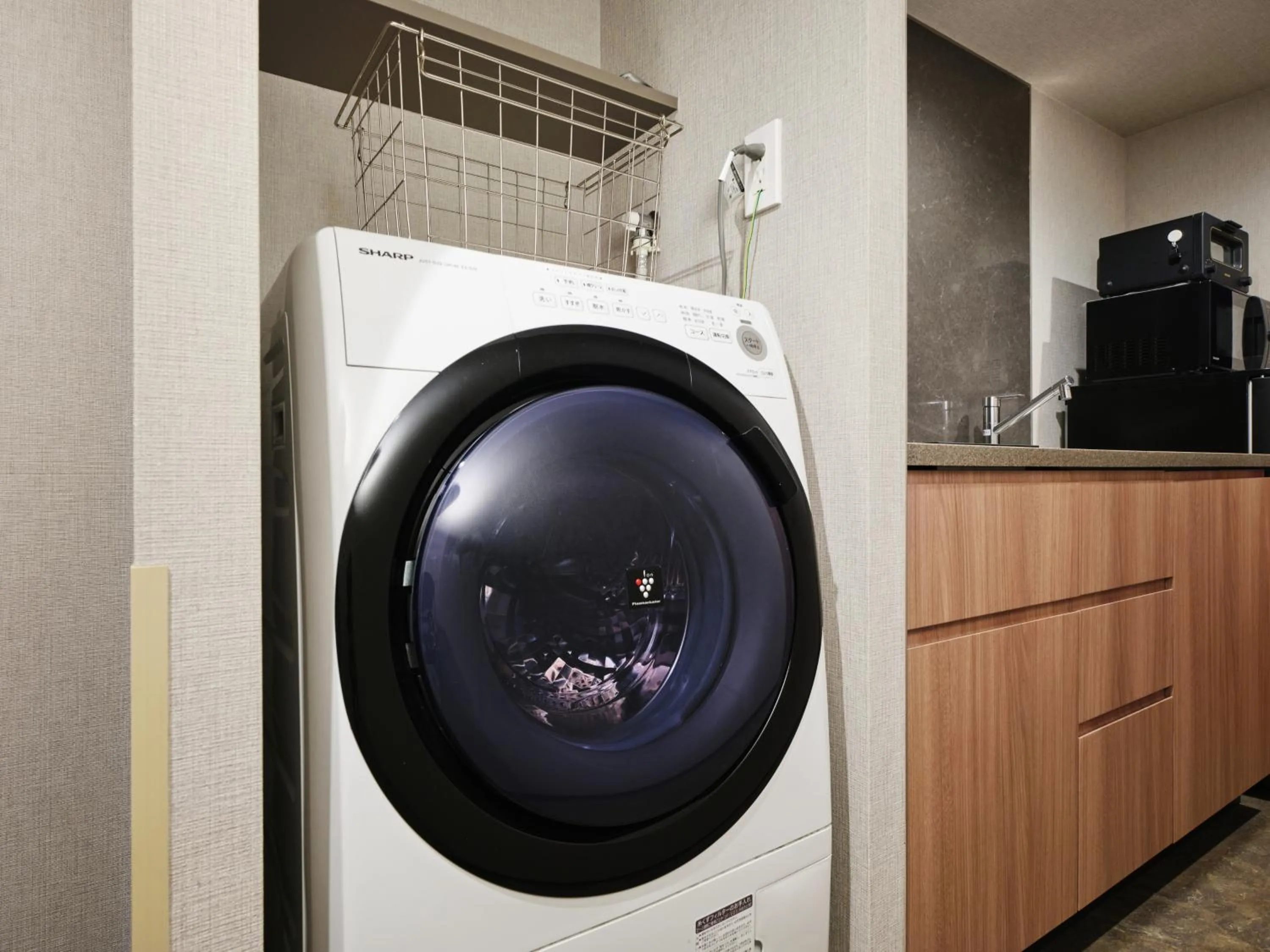 washing machine in MONday Apart Nihonbashi Ningyocho