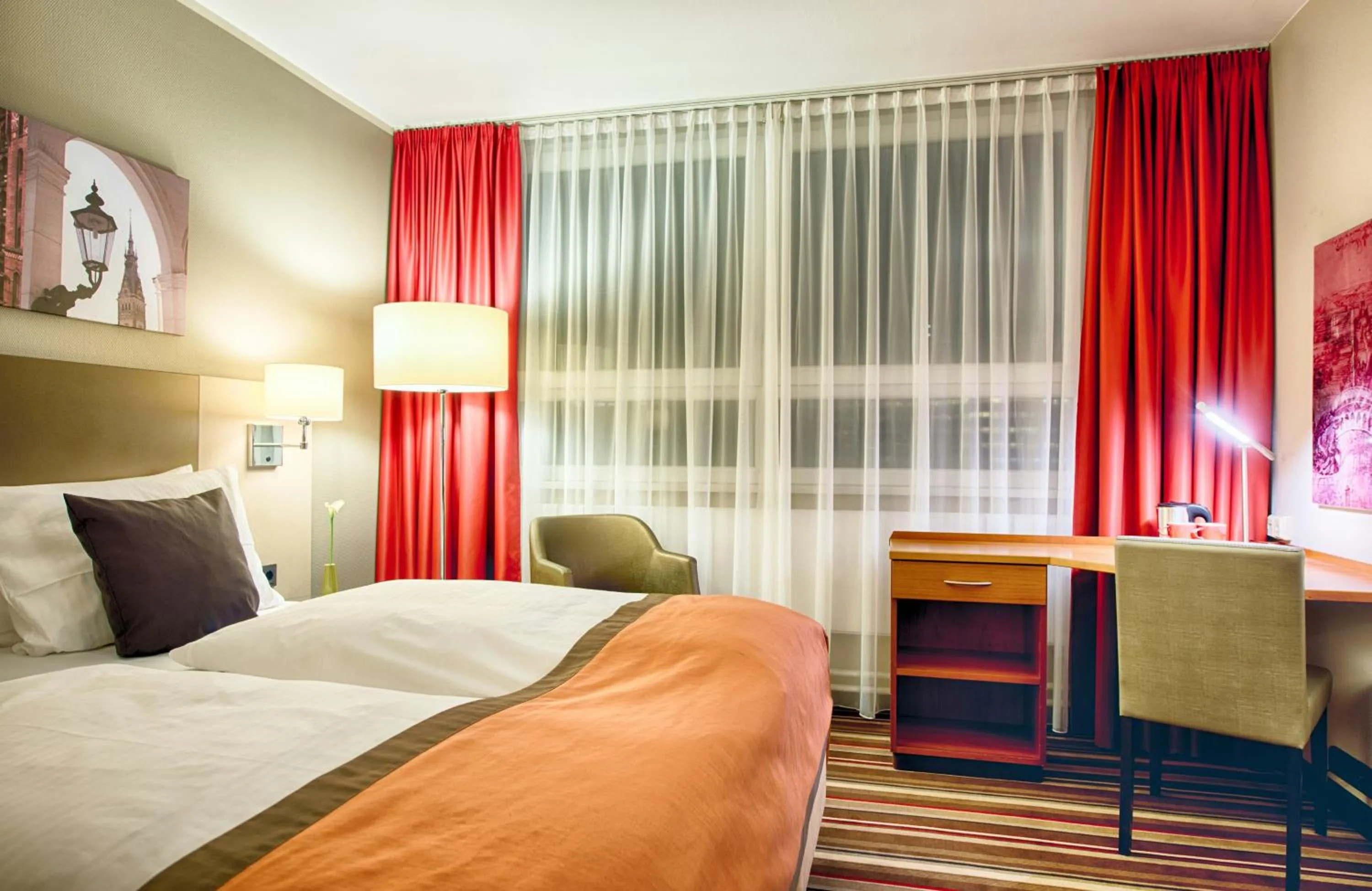 Photo of the whole room, Bed in Leonardo Hotel Hamburg City Nord