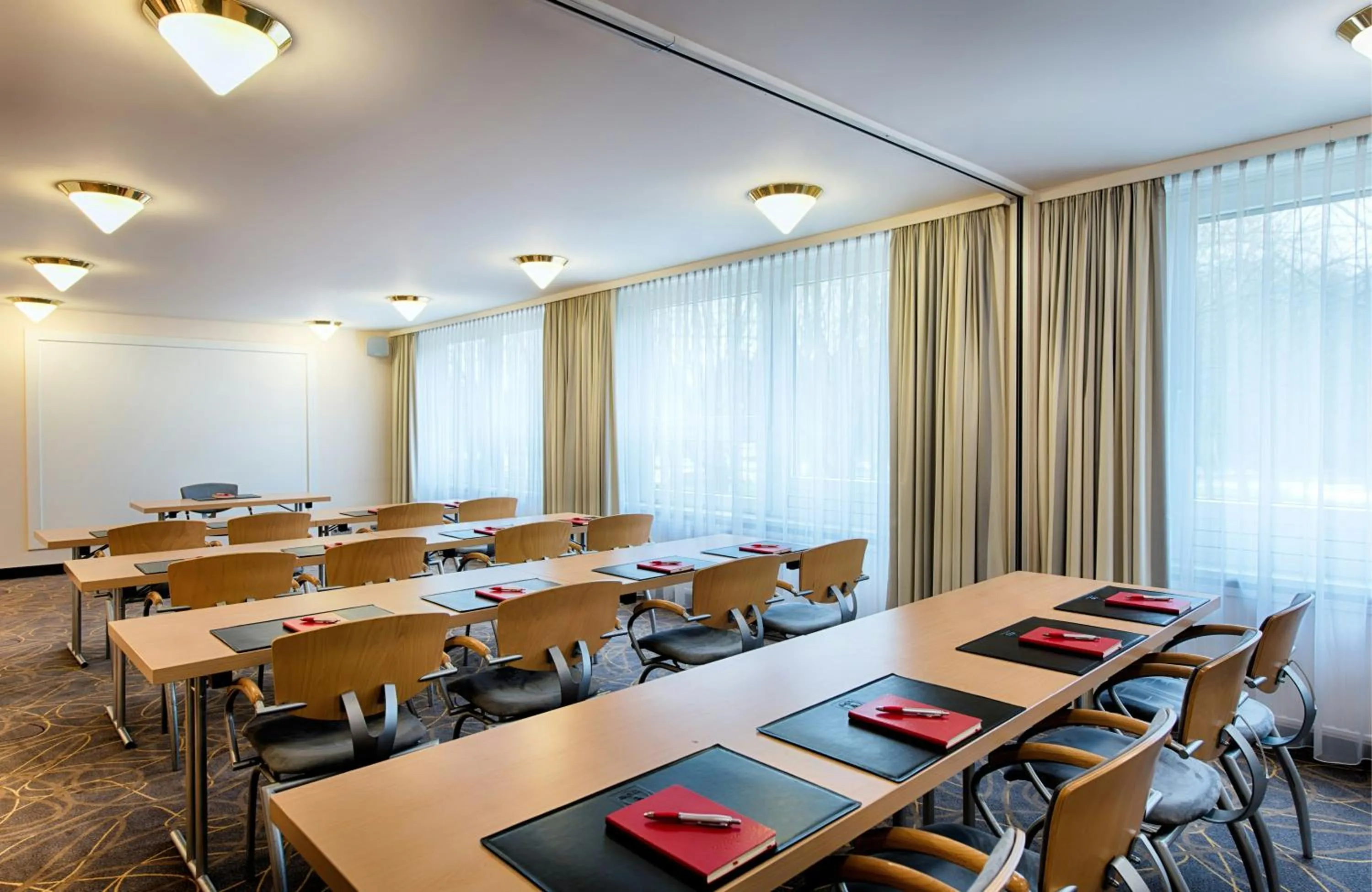Meeting/conference room in Leonardo Hotel Hamburg City Nord