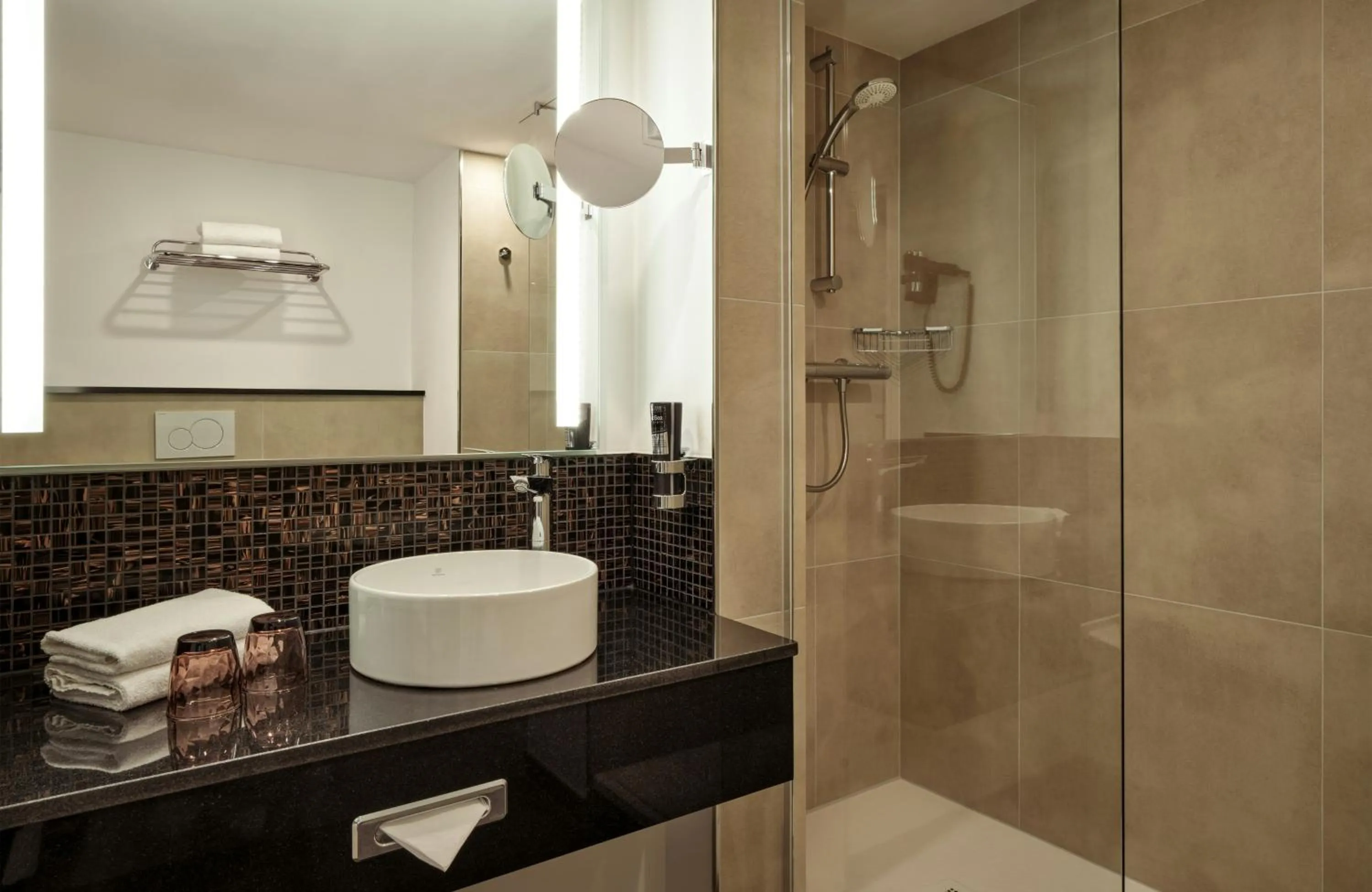 Bathroom in Leonardo Hotel Hamburg City Nord