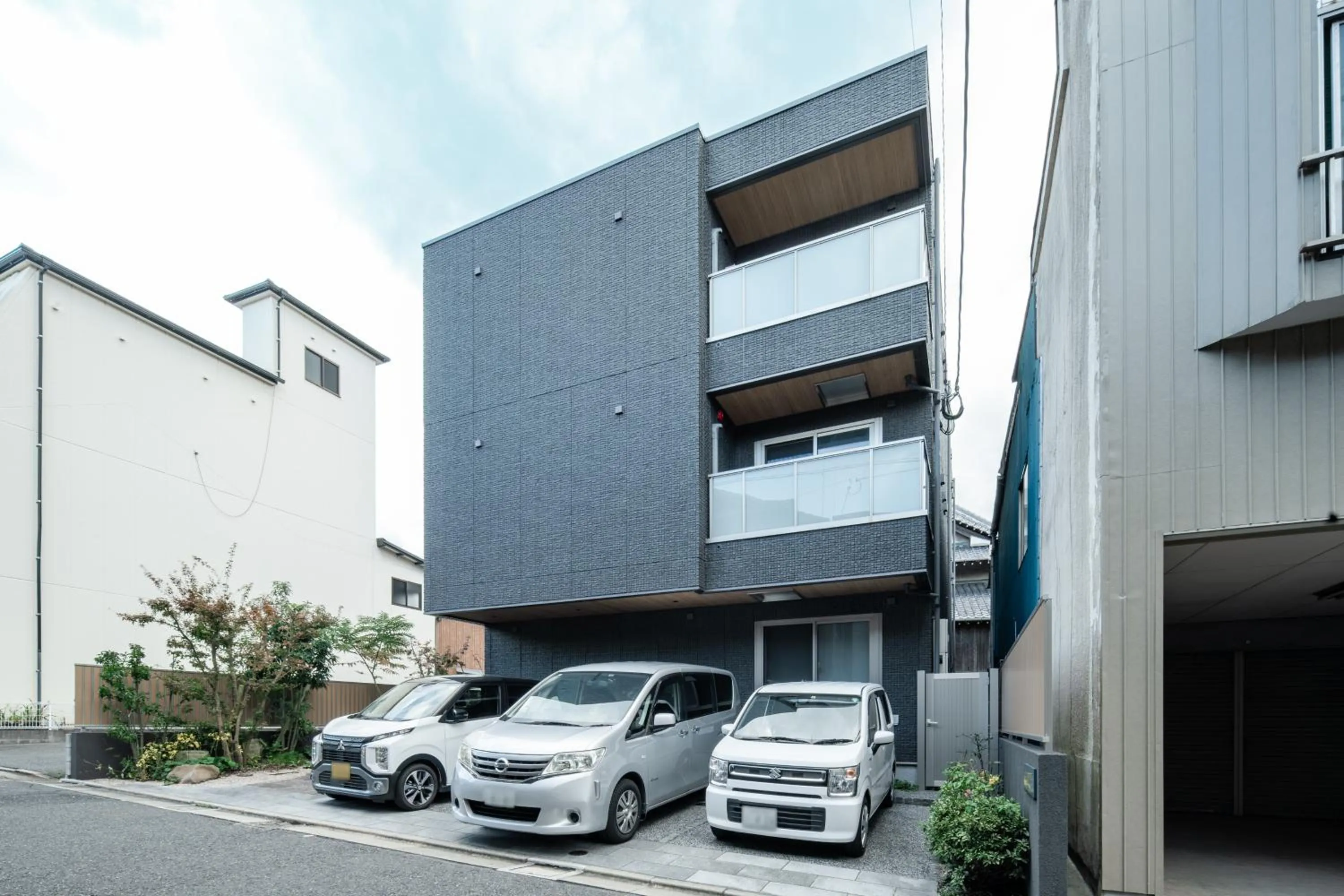 GRAND BASE Moji Nagomi