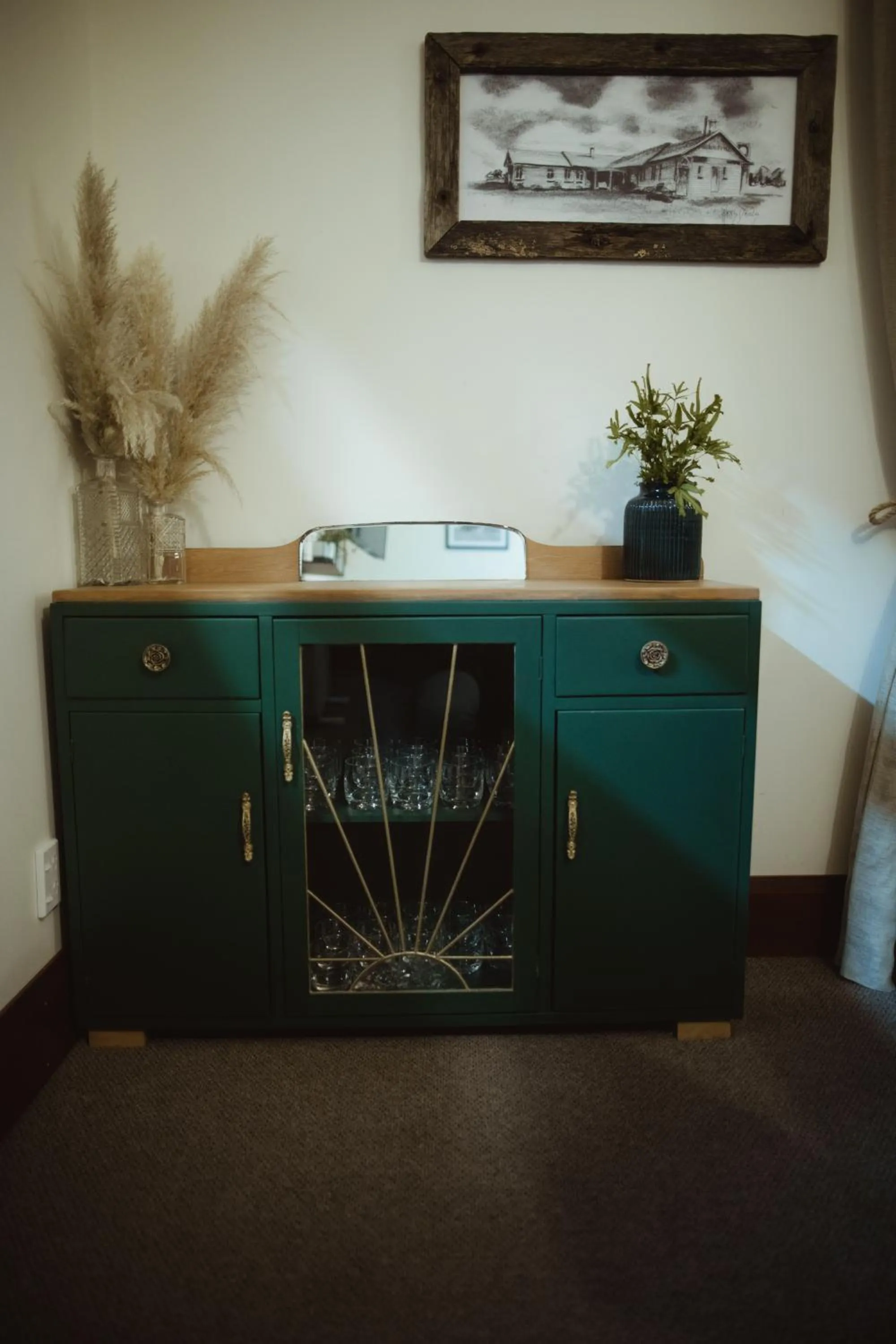 Makikihi Country Hotel