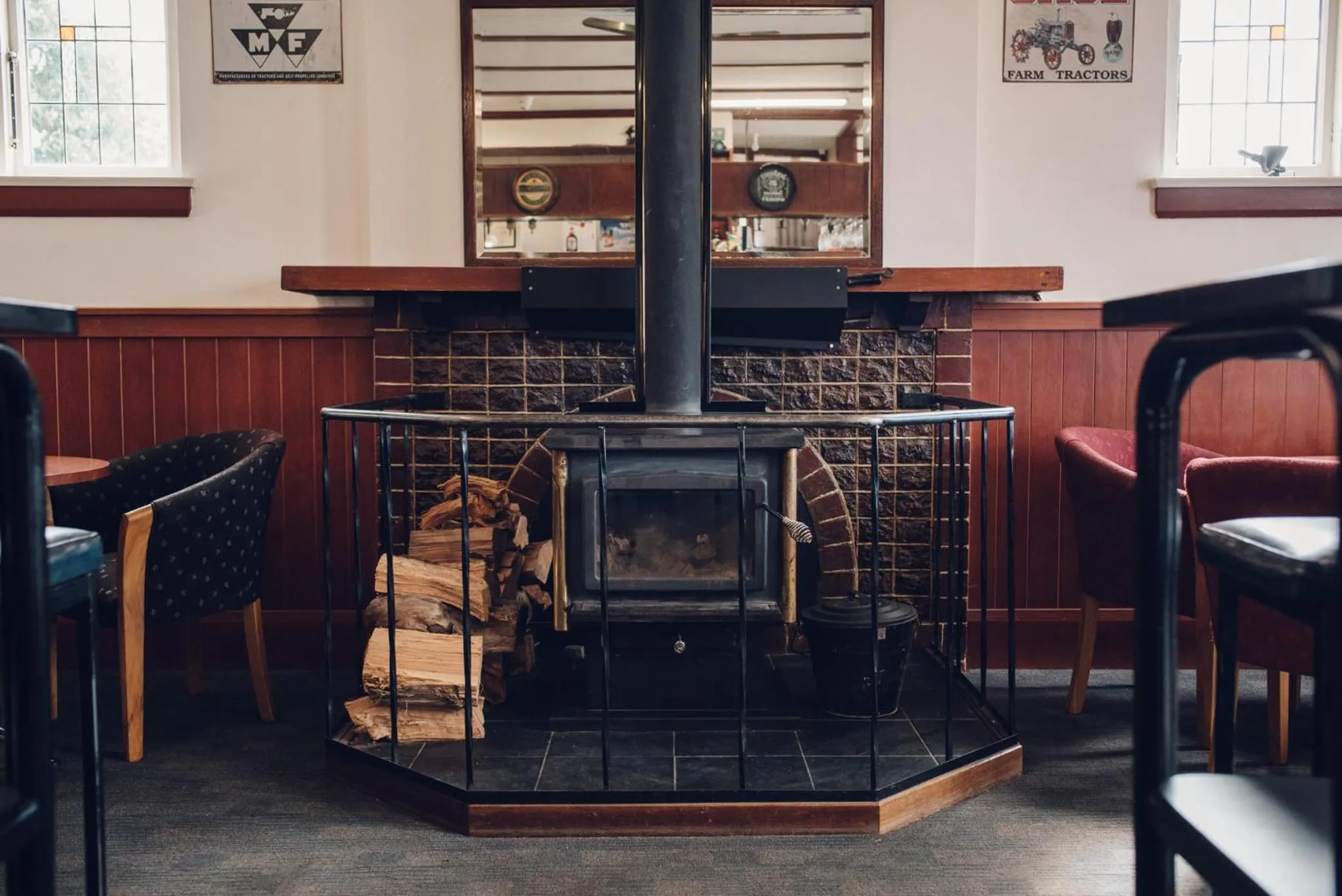 Lounge or bar in Makikihi Country Hotel