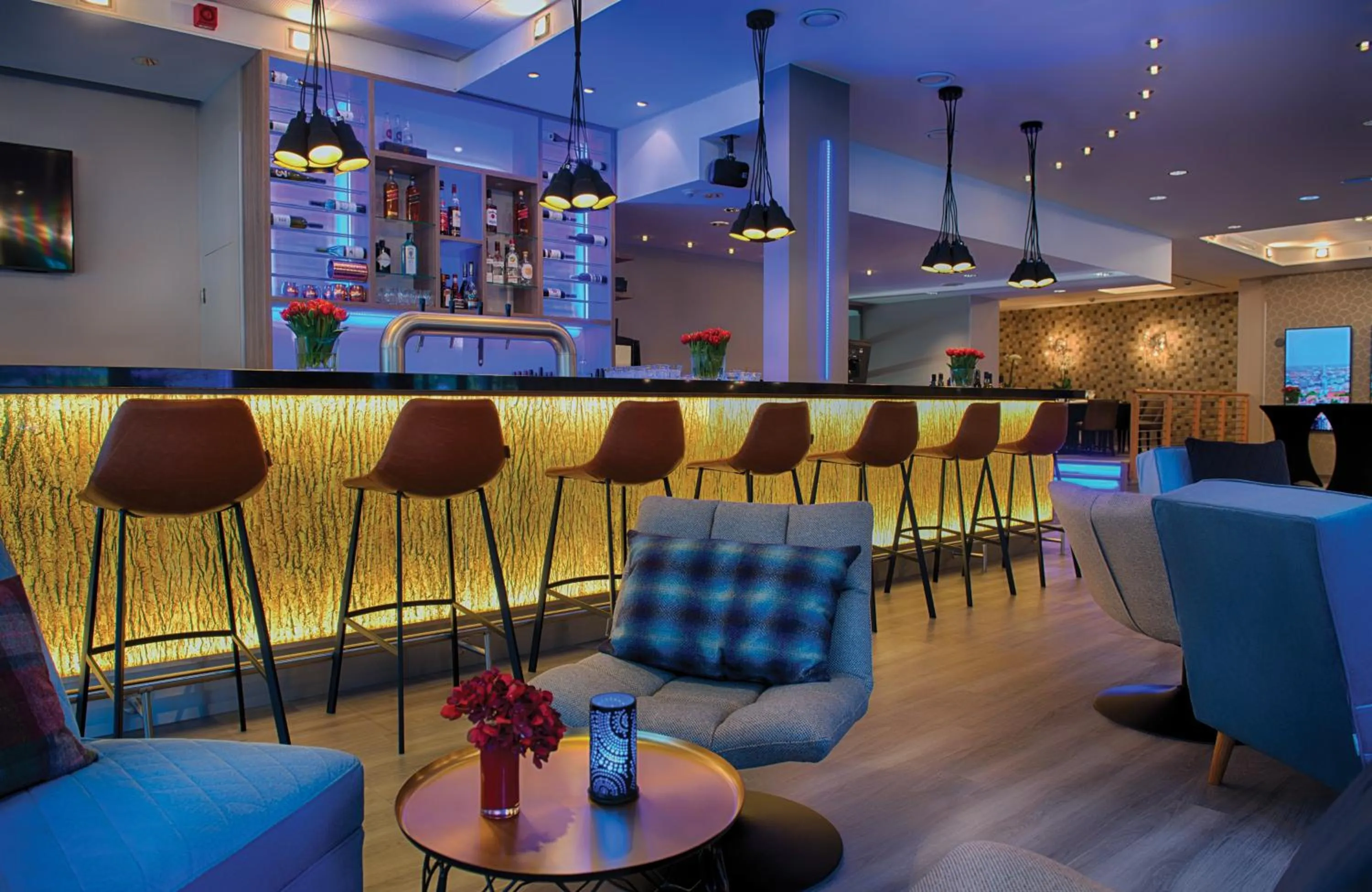 Lounge or bar in Leonardo Hotel Hannover