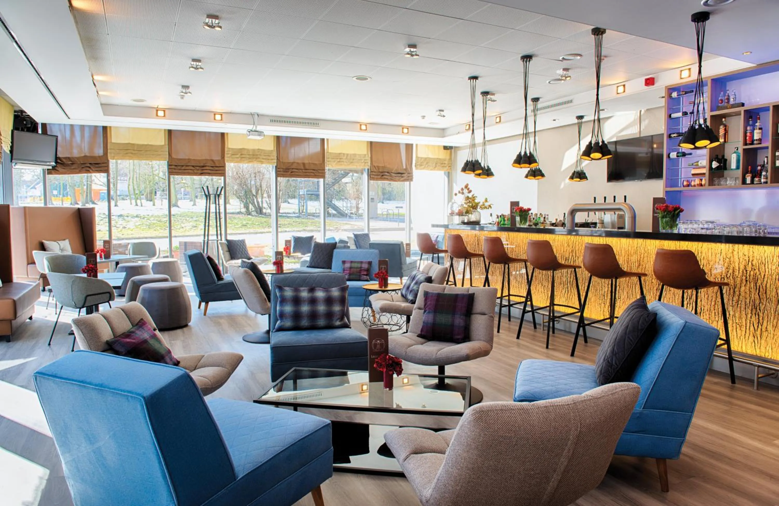 Lounge or bar in Leonardo Hotel Hannover