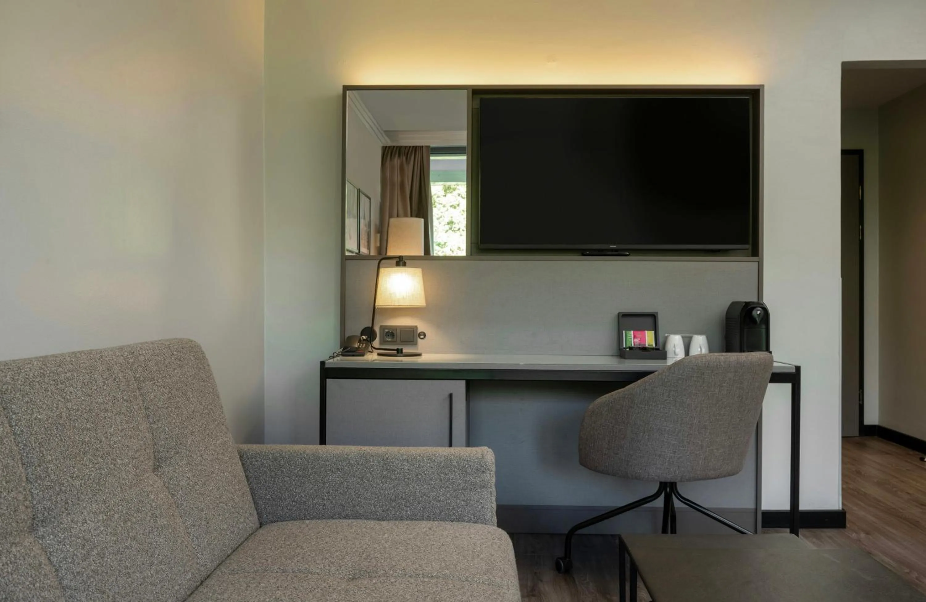 Photo of the whole room in Leonardo Hotel Hannover